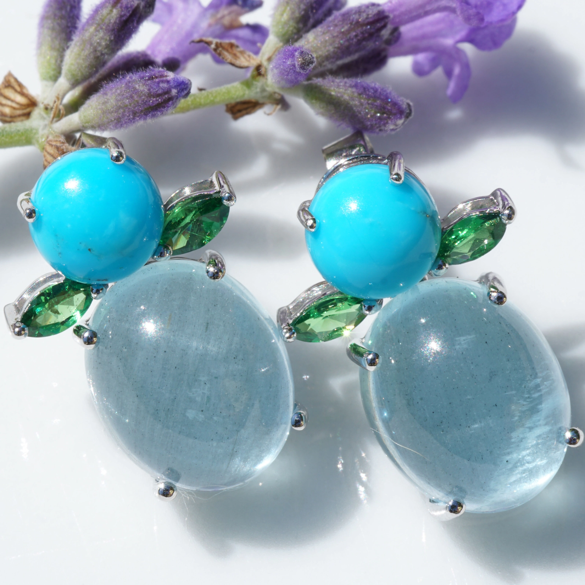 Aquamarin Turqouise Dematoid Earrings 18 kt Whitegold .....little Angels