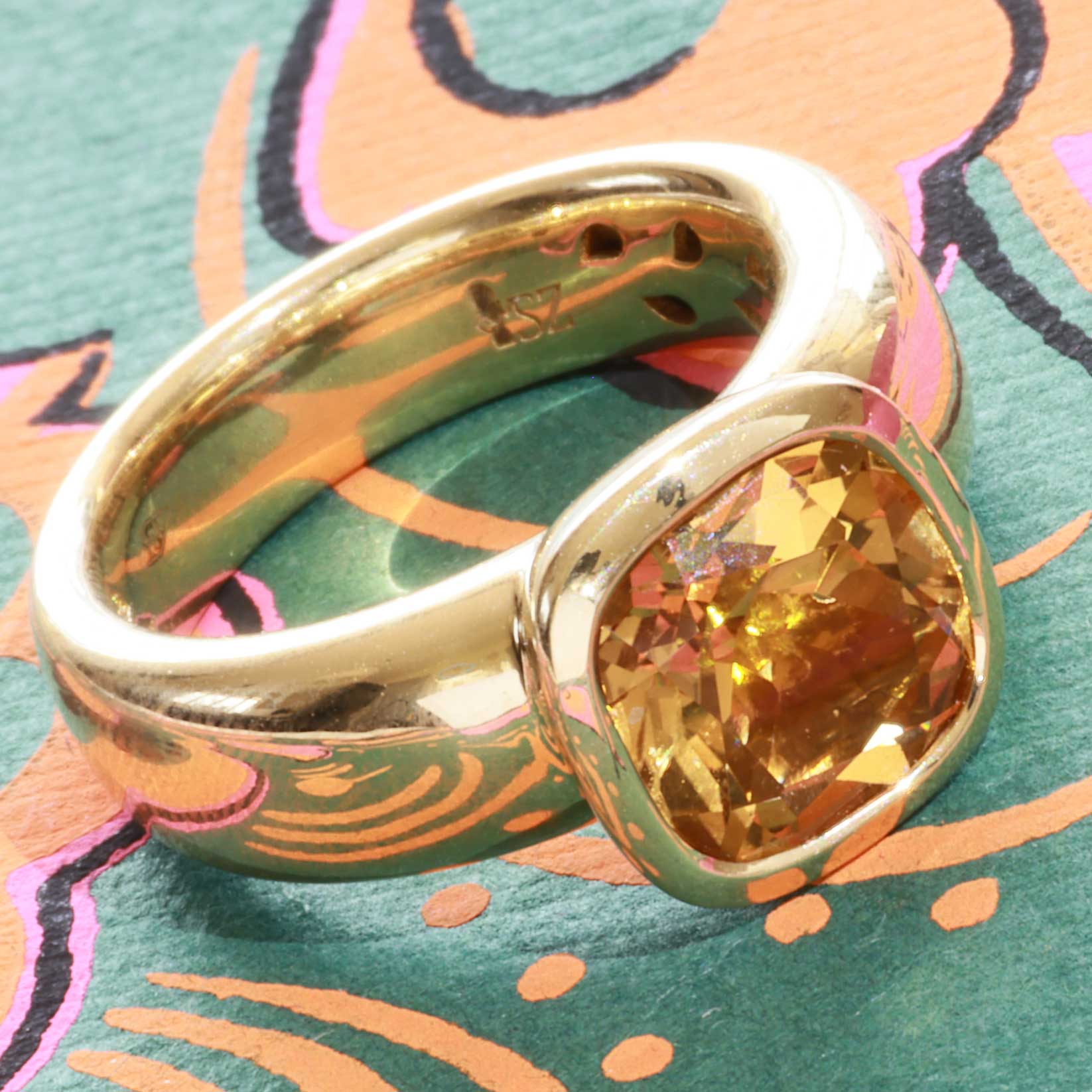 Citrin Ring 750 Yellow Gold Valenza..... bella Italia.... small Cardinal Ring... so trendy 