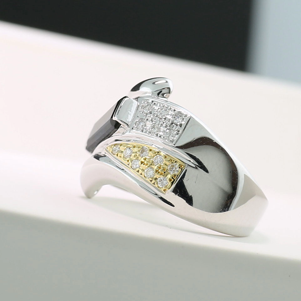 Indigolith Tourmaline Ring with Diamonds 18 kt Whitegold....precious