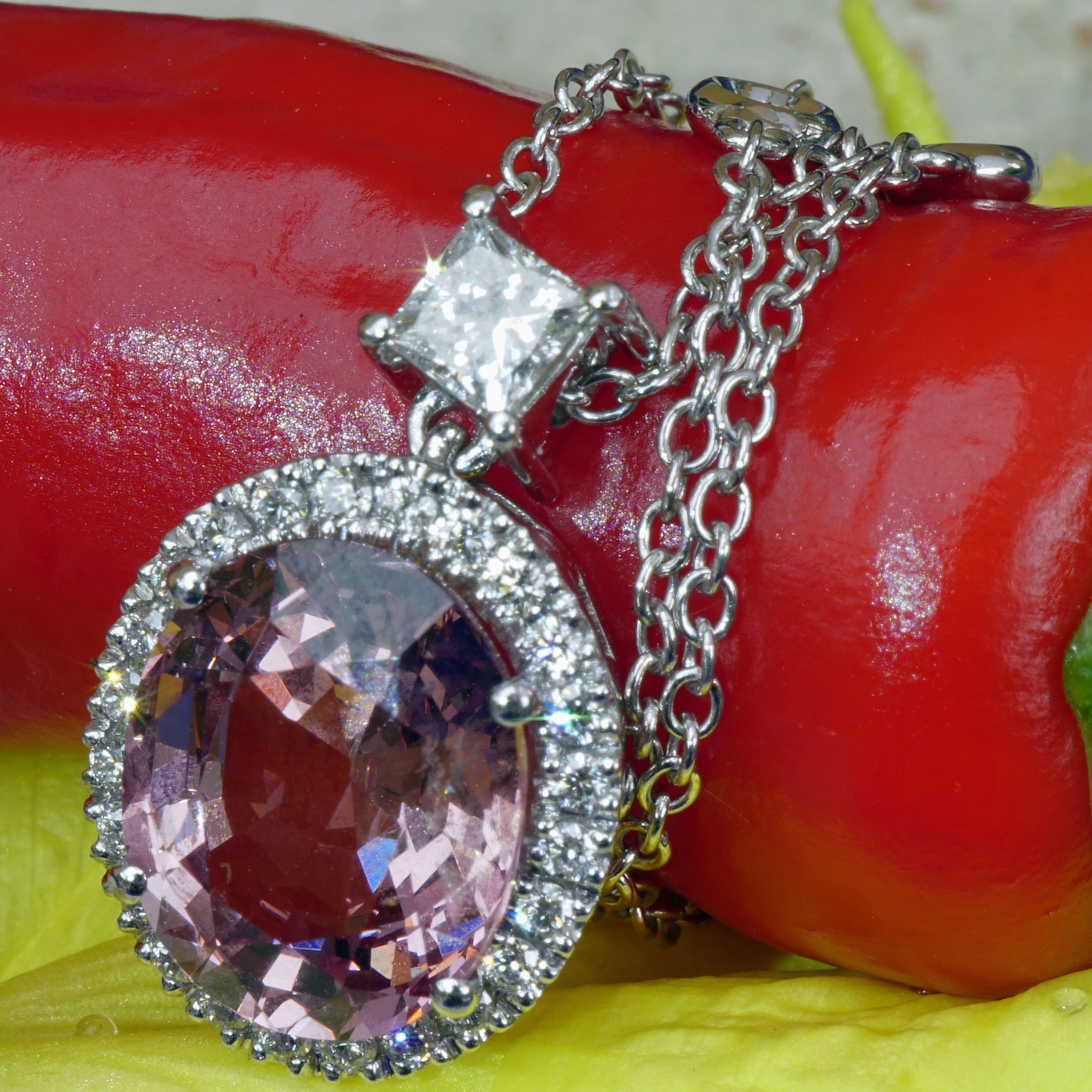 Spinel Diamond Necklace 3.46 ct AAA+....Great Luminosity 18 kt whitegold