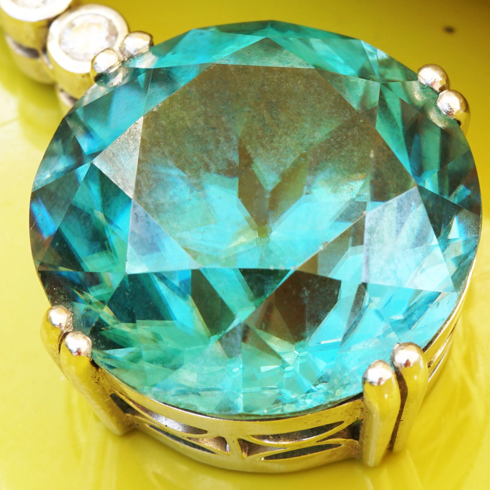 Zirkon Diamant Anhänger mit Kette 25 carat 17 mm D. 585er Weissgold Kette in 850er Platin