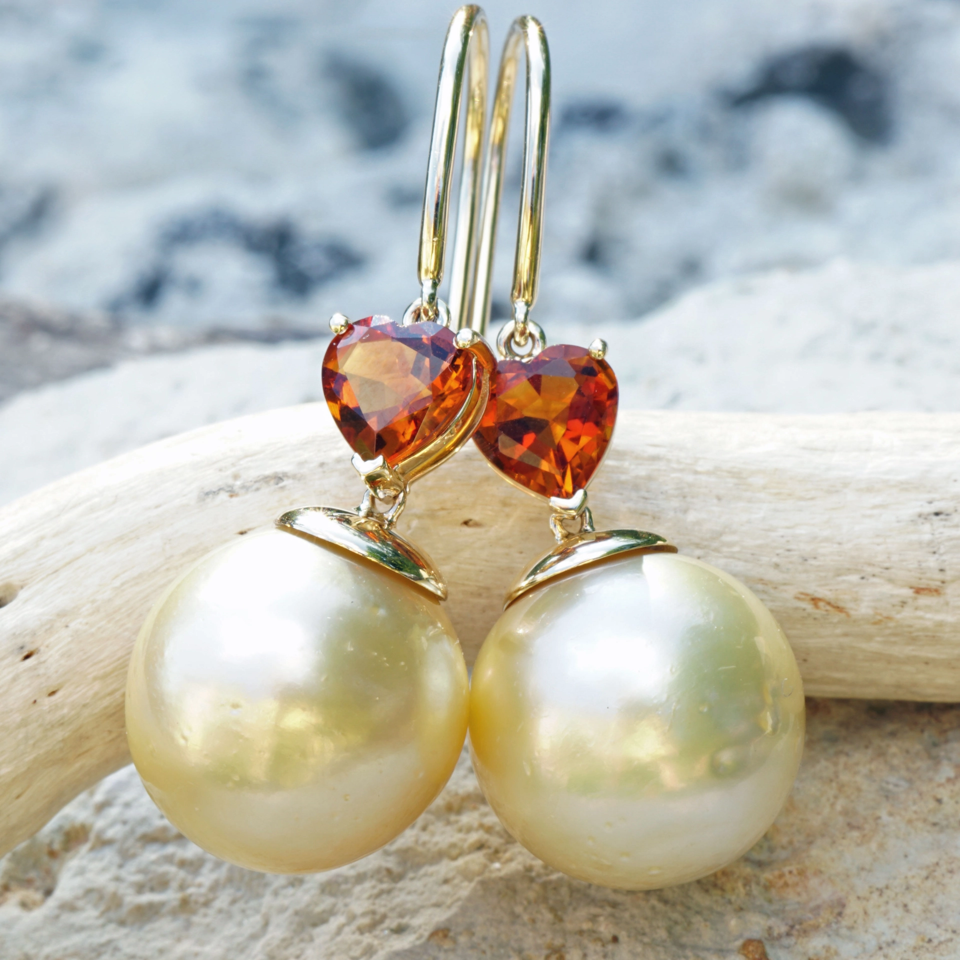 Citrin Southsea Pearl Earrings 18 kt Gold 41 x 15,5 mm ....quite huge