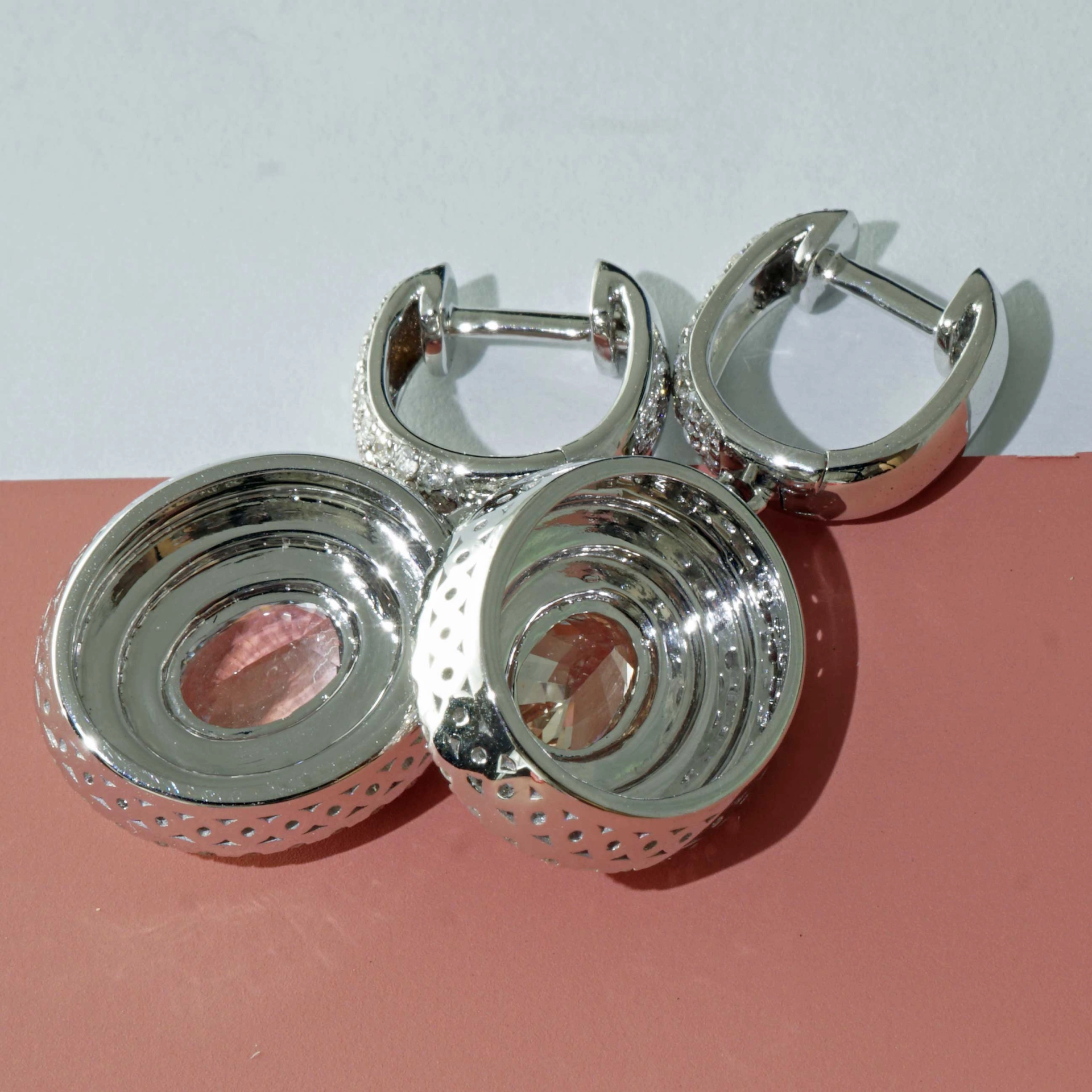 Saphire Brilliant Earrings 18 kt White Gold Ilakaka Mine Madagascar natural Color