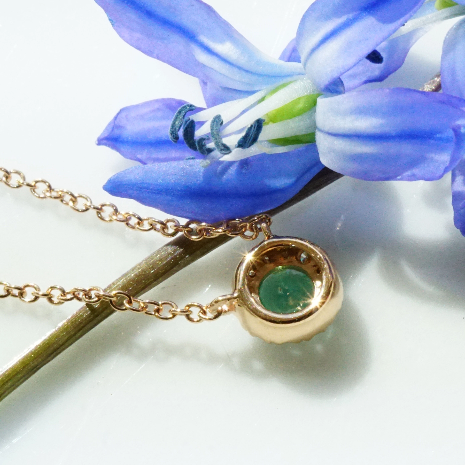Emerald Brilliant Necklace 18 kt Rose Gold..the sweetest petit Necklace