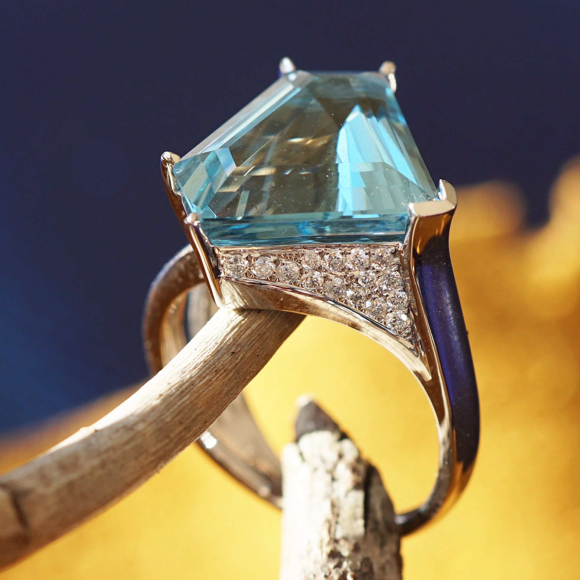 Aquamarin Brillant Ring 8.09 ct 0.26 ct 750er Weissgold Madagascar AAA+ Wahnsinnsdesign