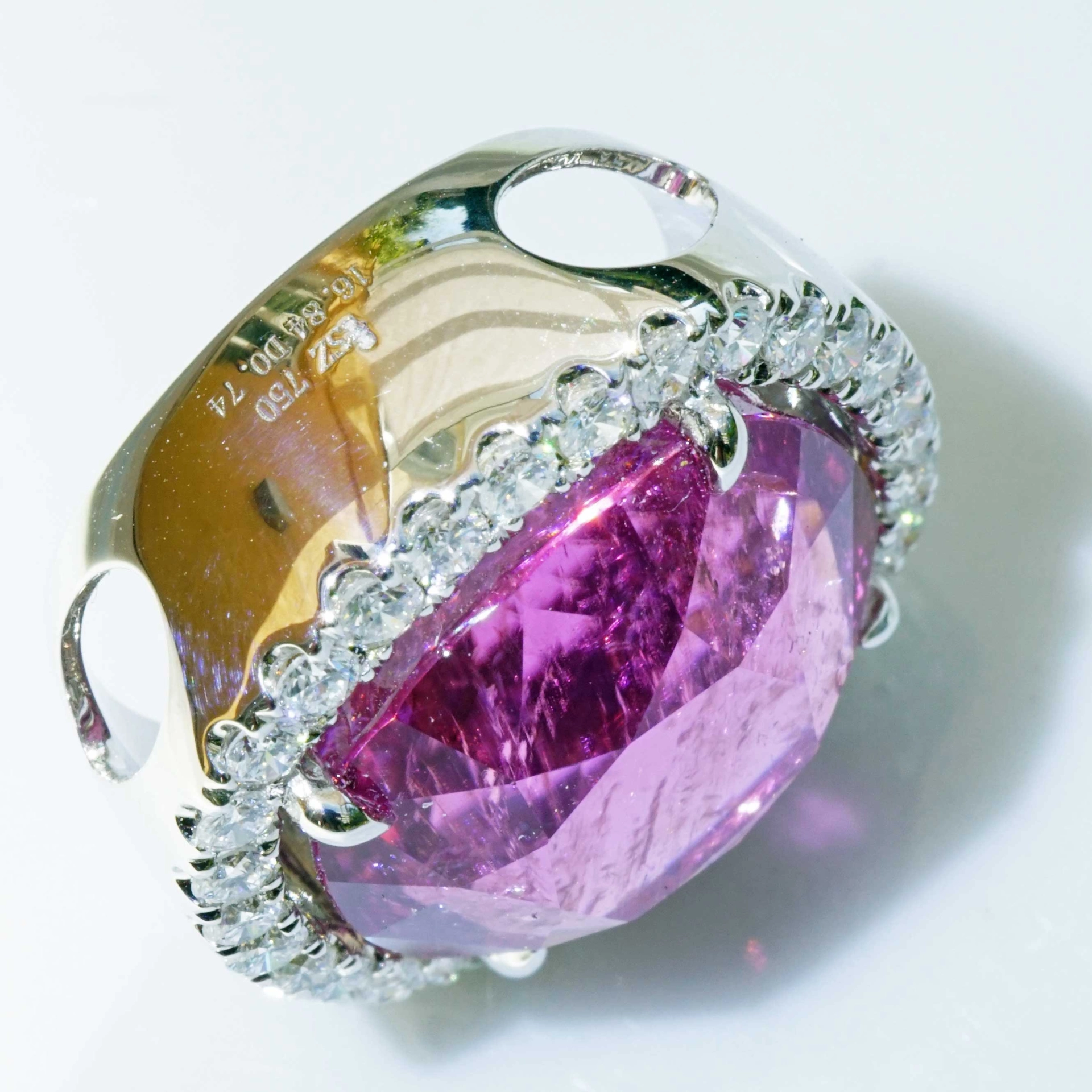 Copper Rubelithe 16.84 ct pink-redish Brilliant Pendant 18 kt White Gold...amazing Color