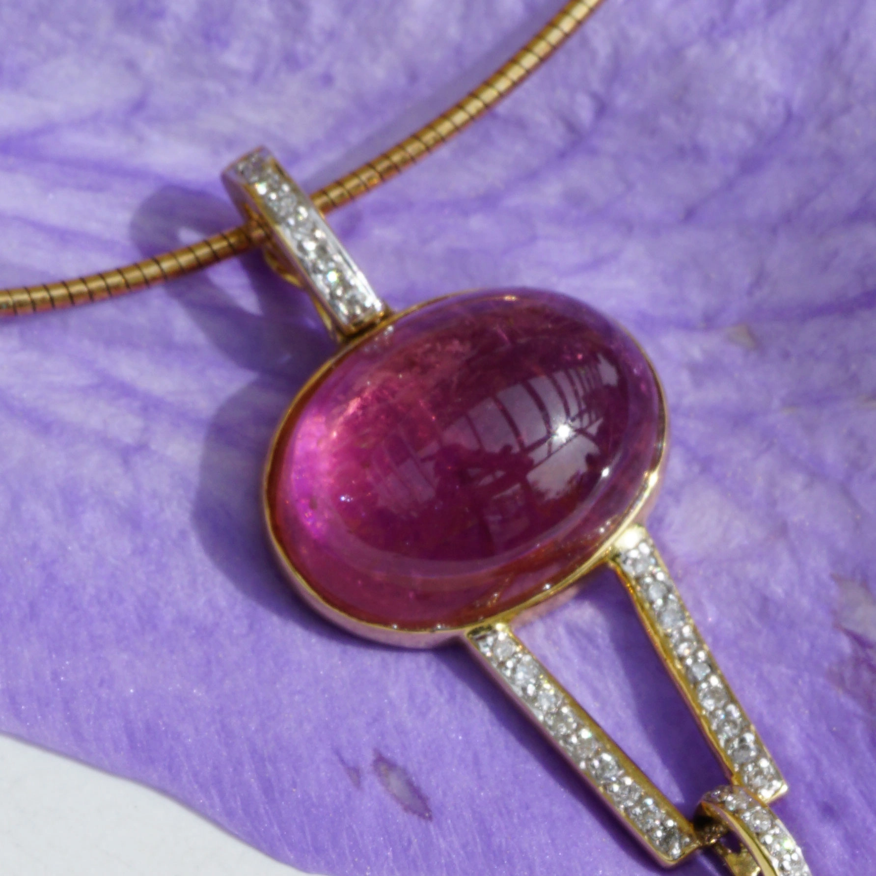 Tourmalin Coral Diamond Pendant with Clip 18 kt Gold ideal for Pear Necklaces