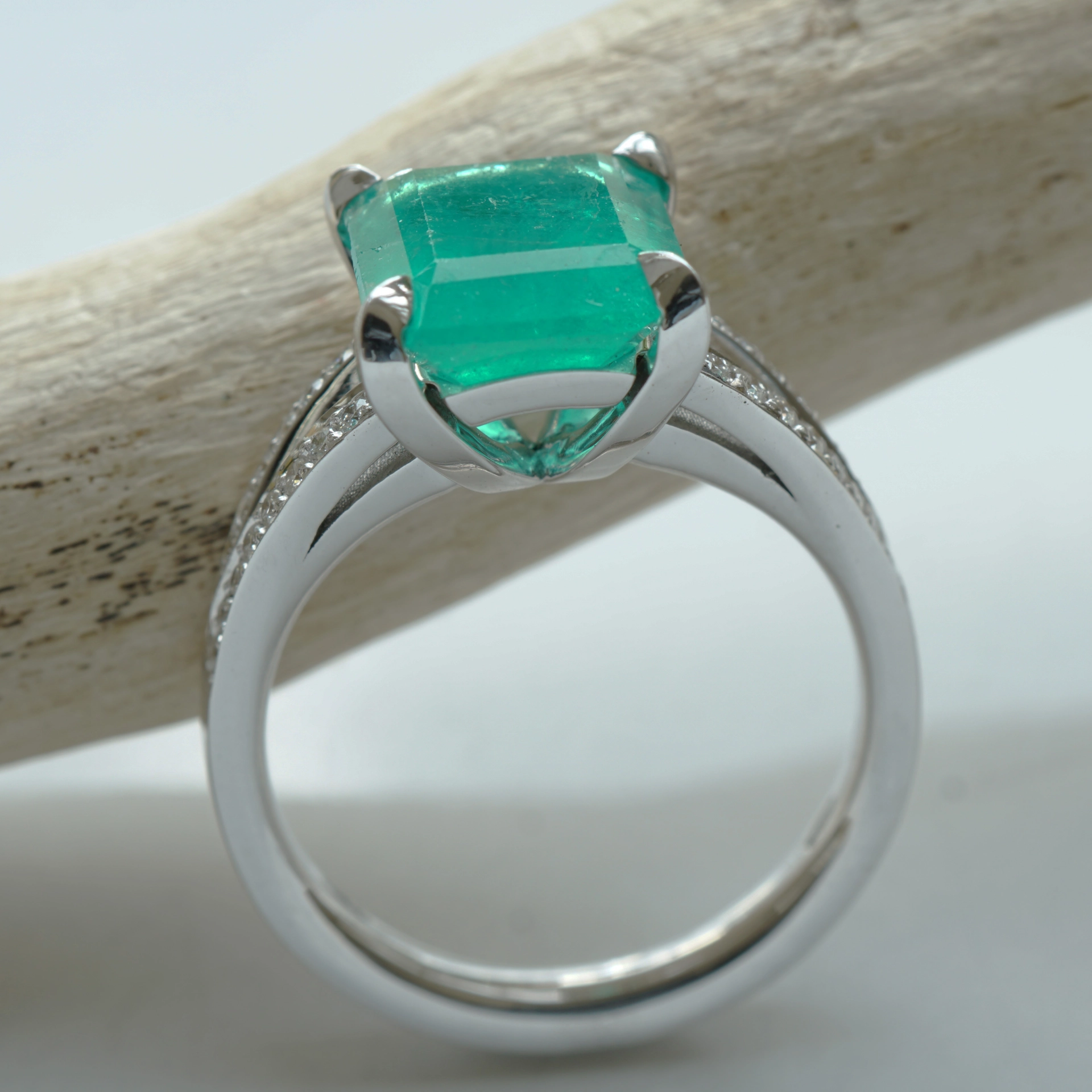 Smaragd Brillant Ring 750er Weissgold 7.82 ct 0.21 ct designed in Valenza