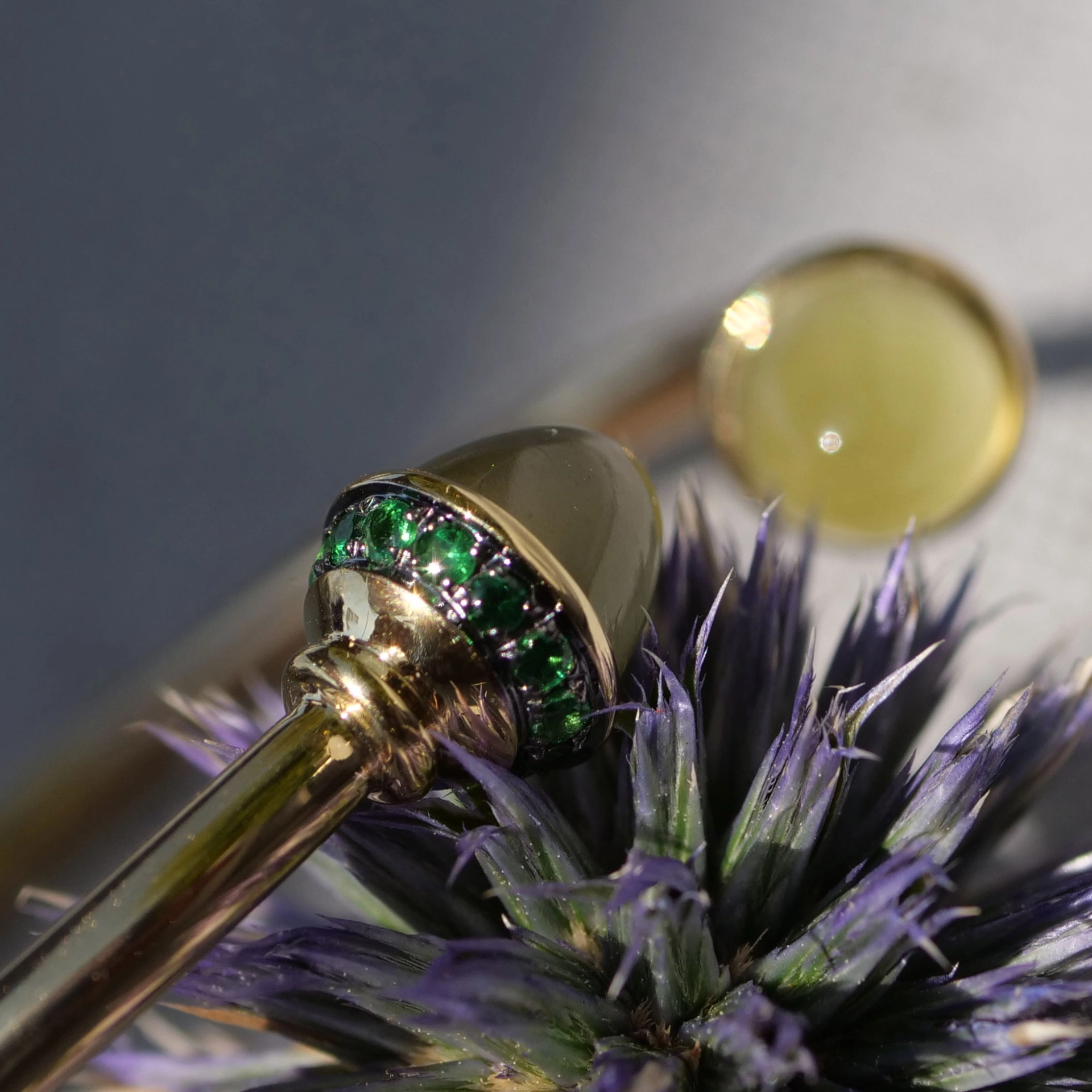 Peridot Tsavorith 18 kt Yellowgold 6.86 ct ...what a combination!