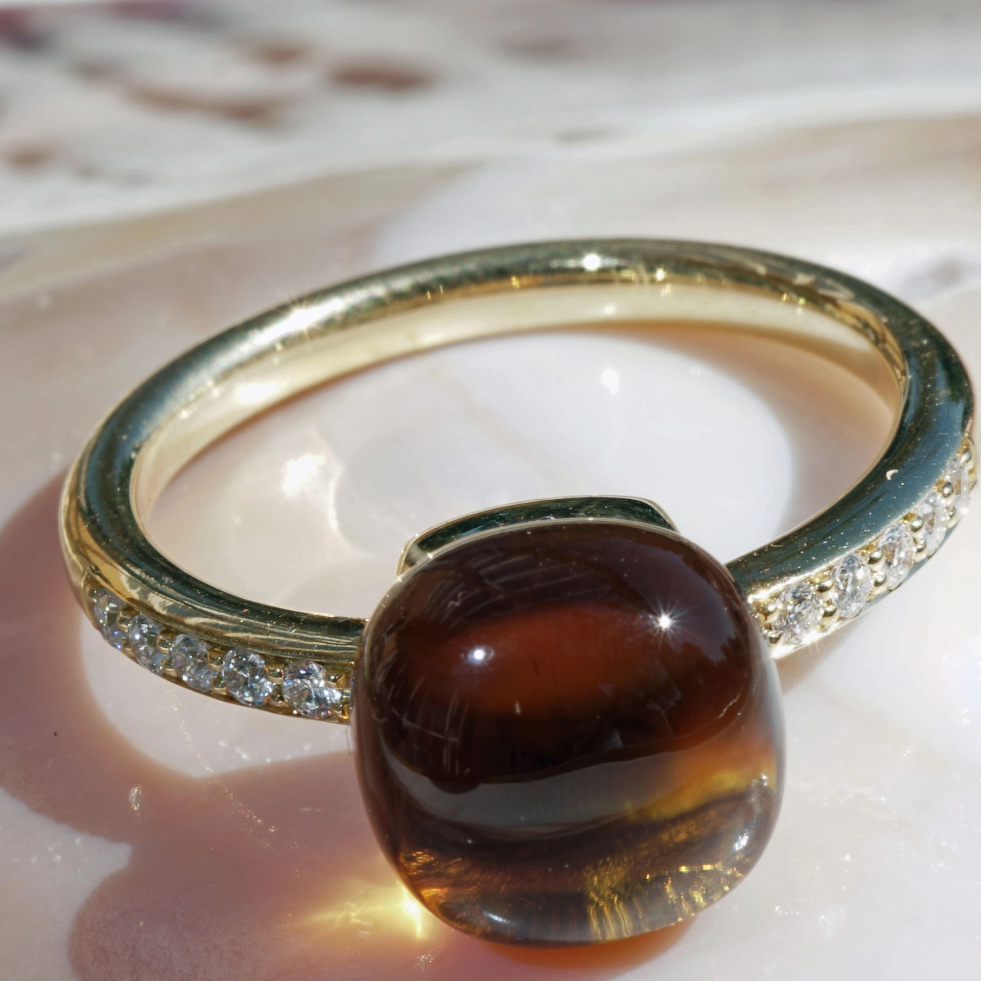 Citrine Brilliant Ring 18 kt Yellow Gold...perfekt floating Effect