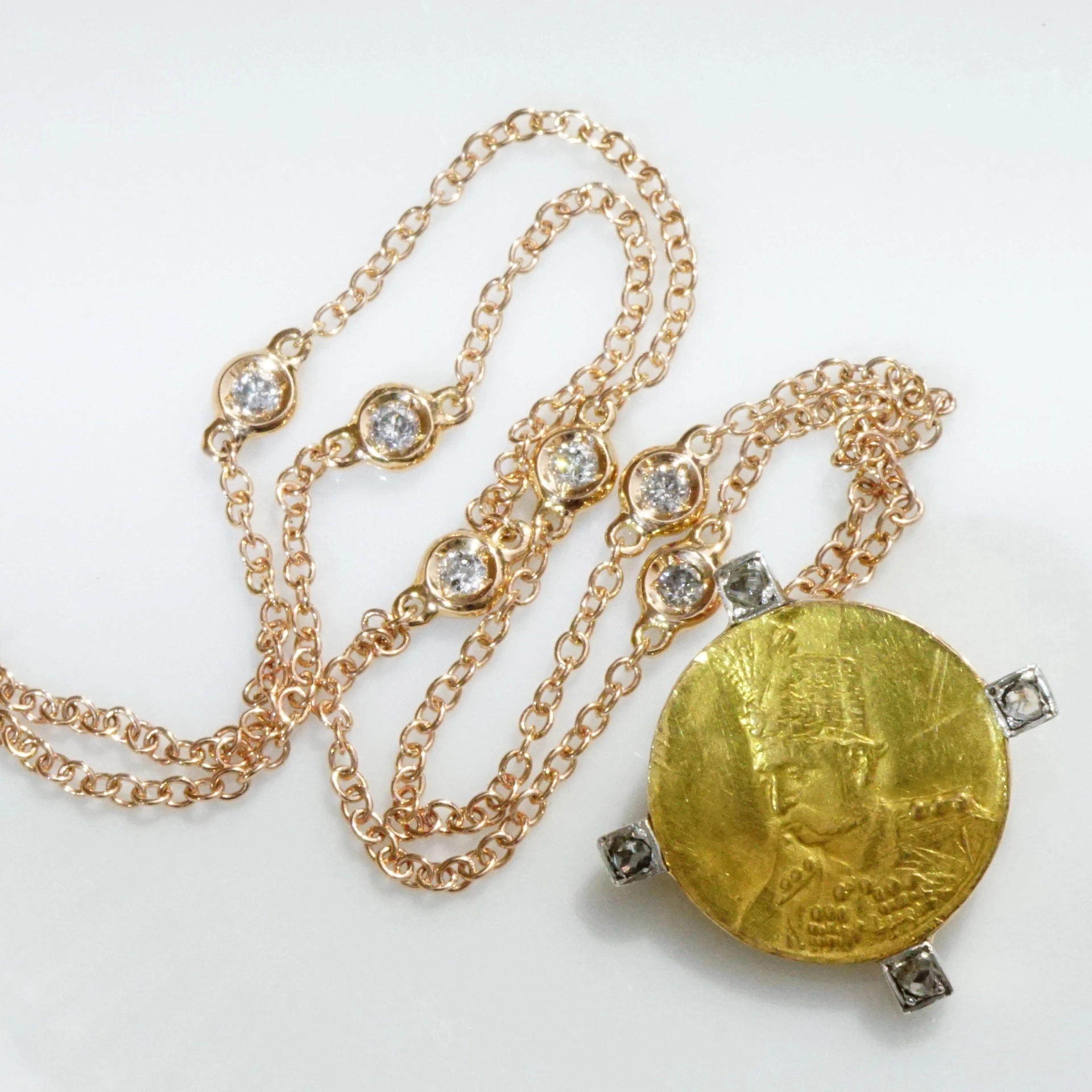Coin Diamond Pendant with modern Rose Gold Chain 18 kt grey Diamonds