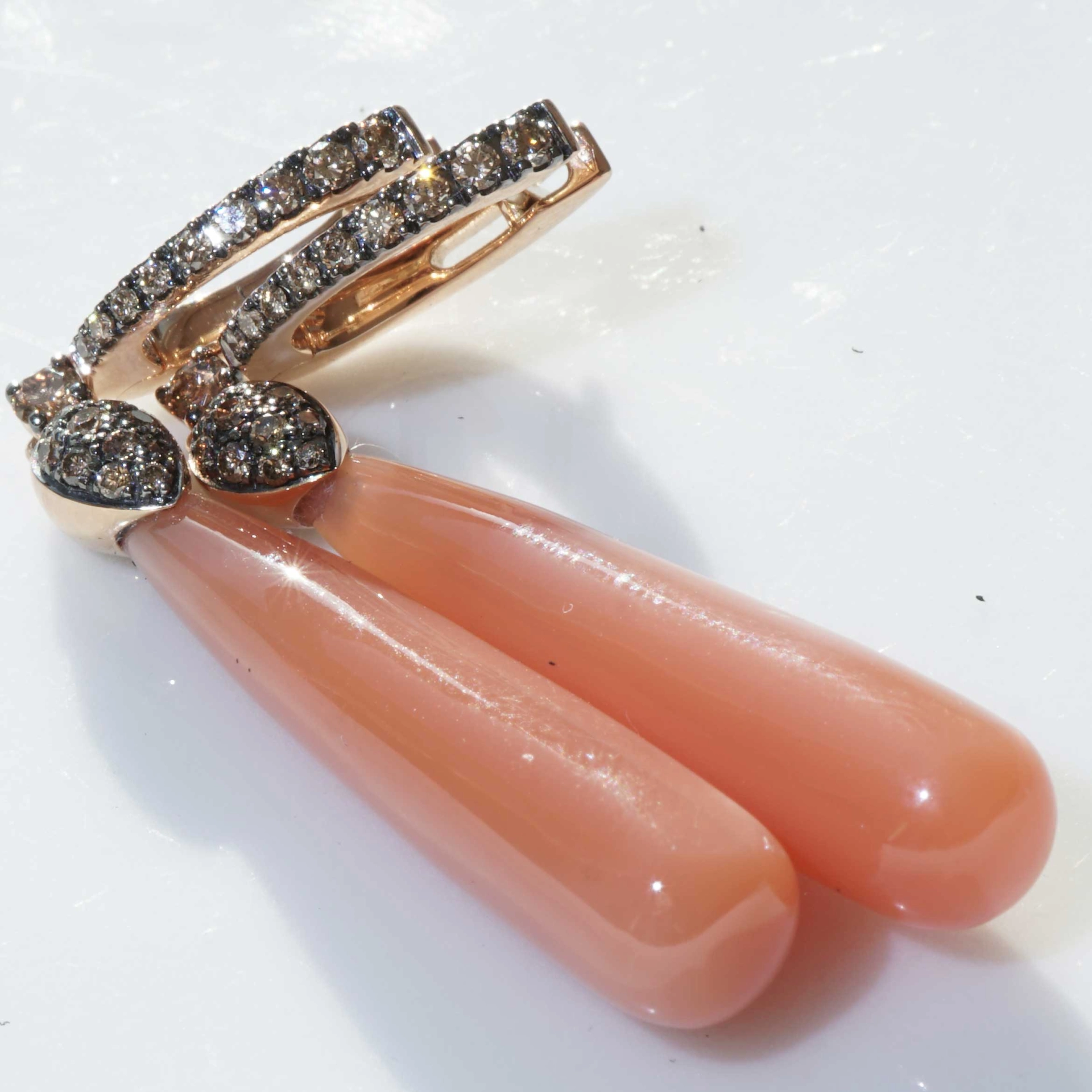 Moonstone Brilliant Earring 18 kt Rosegold stunning Design