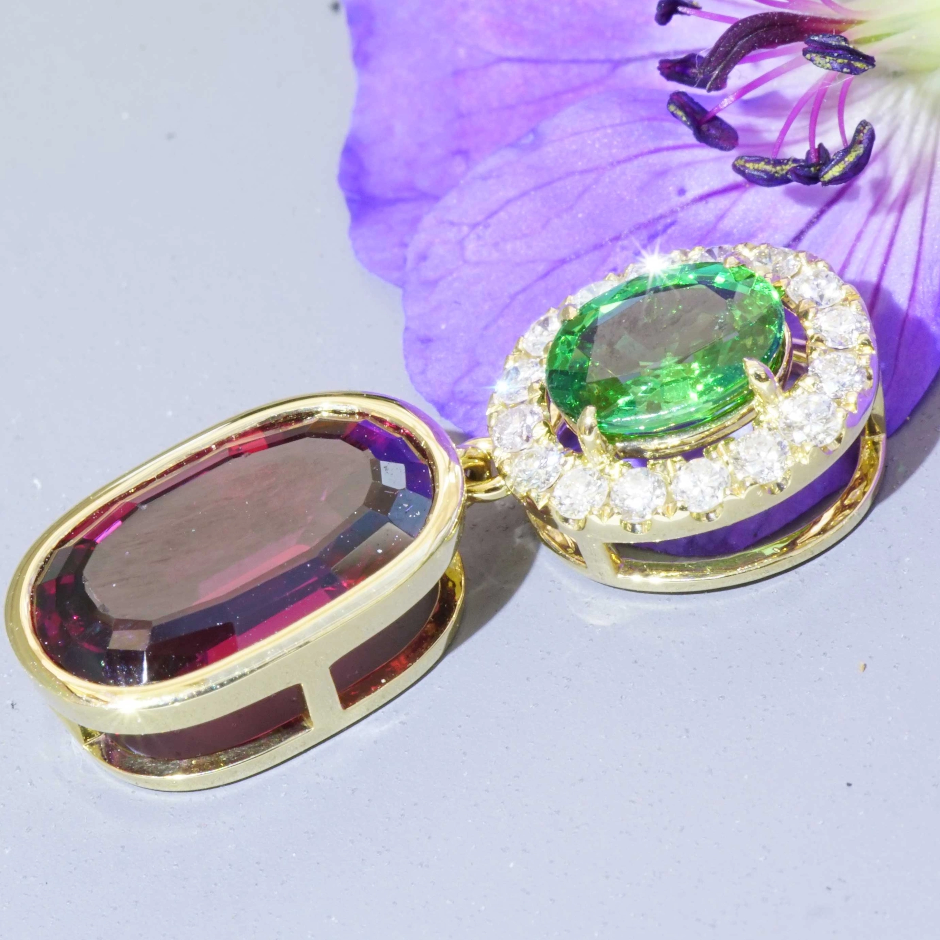 Pendant with fine Garnet Tsavorite and diamonds...red green Combination..phantastic!