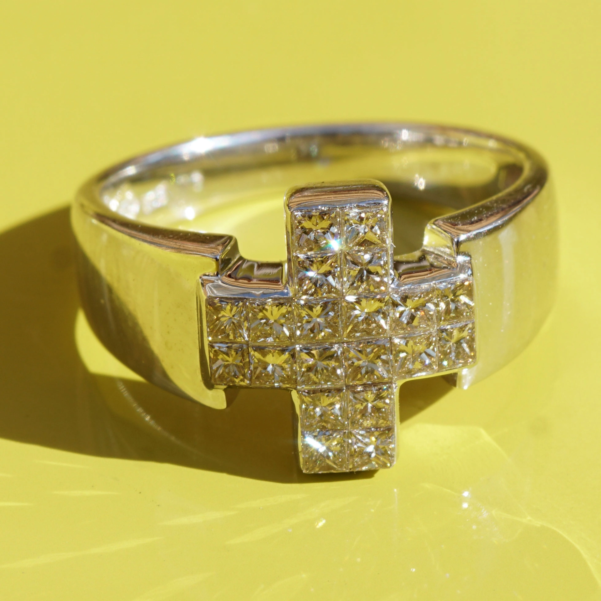 Cross Diamond Ring 18 kt Whitegold....Princess Diamonds 1.20 ct...stylish