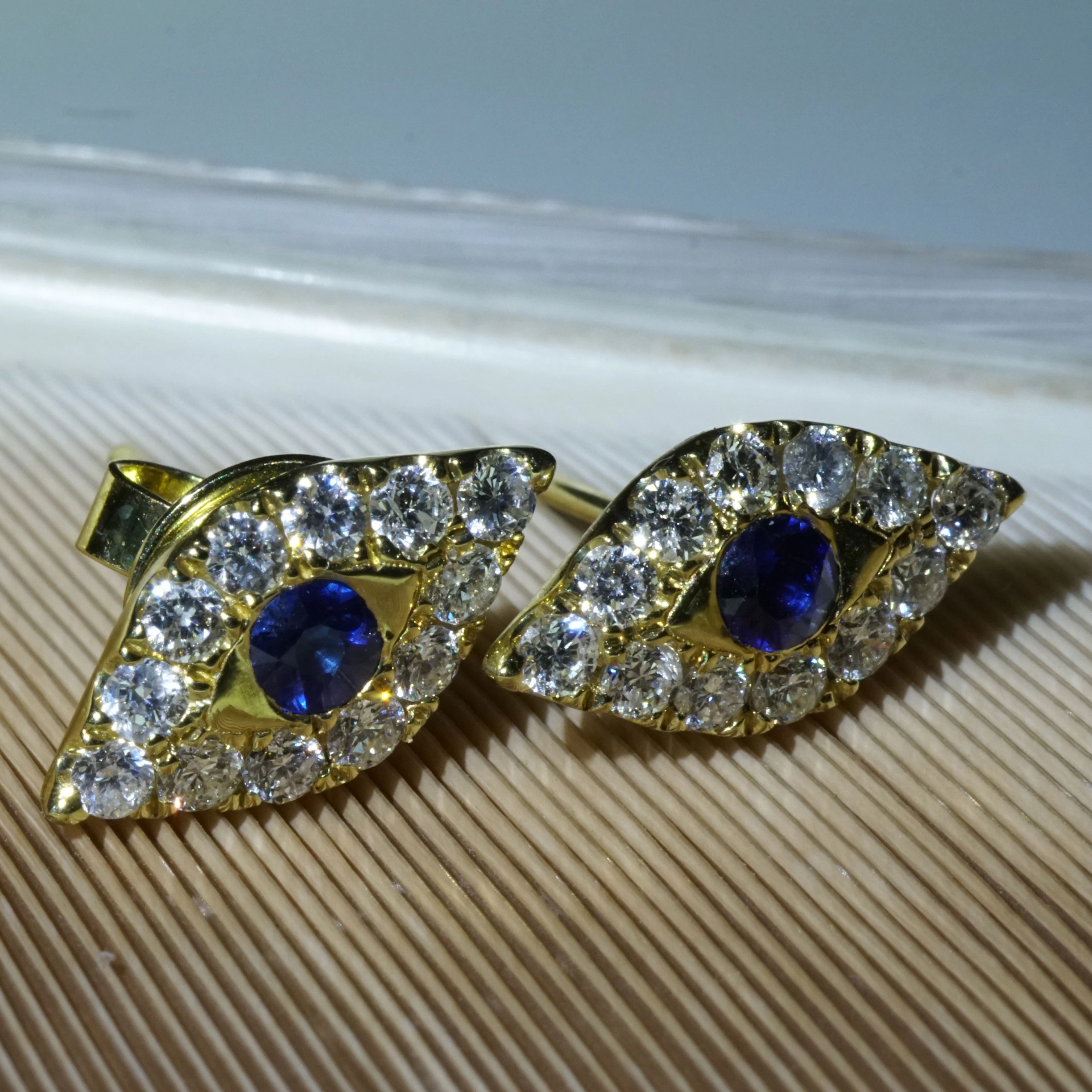 Just a nice Shape...Navette Earrings 18 kt Gold fine Gems