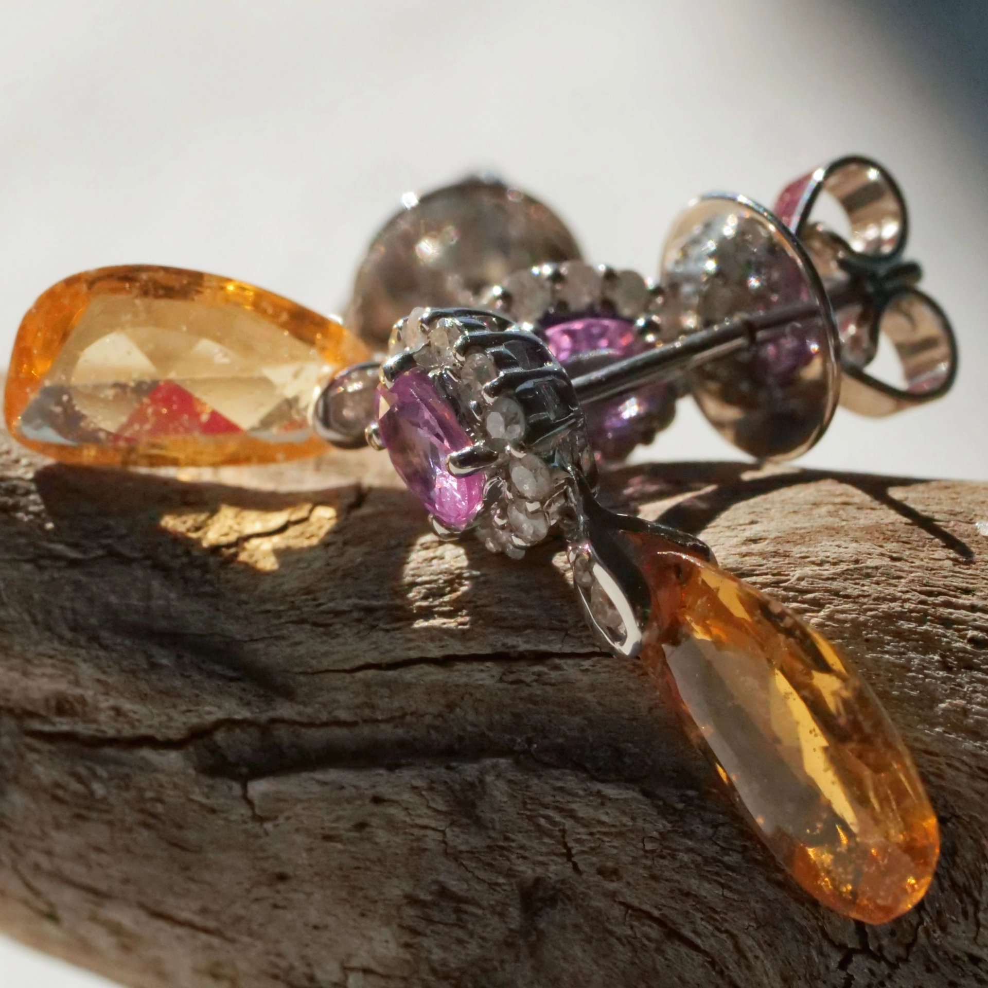 Pink and Yellow Sugarloaf Saphire with Diamond Earrings 18 kt Yellow Gold