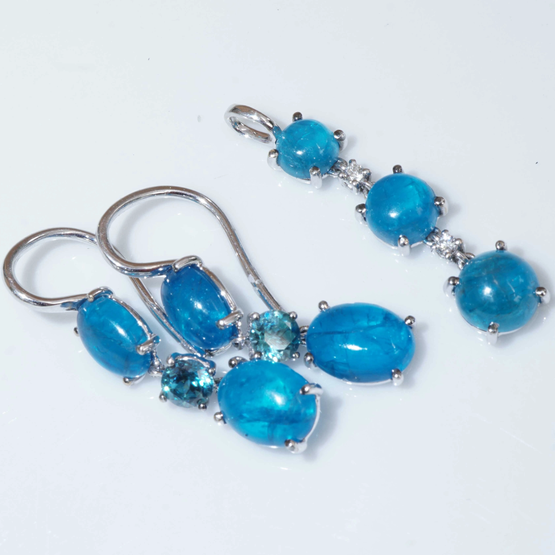 Earrings NEON Colors Apatite and blue Zircon 18 kt White Gold....great Setting made in Italy