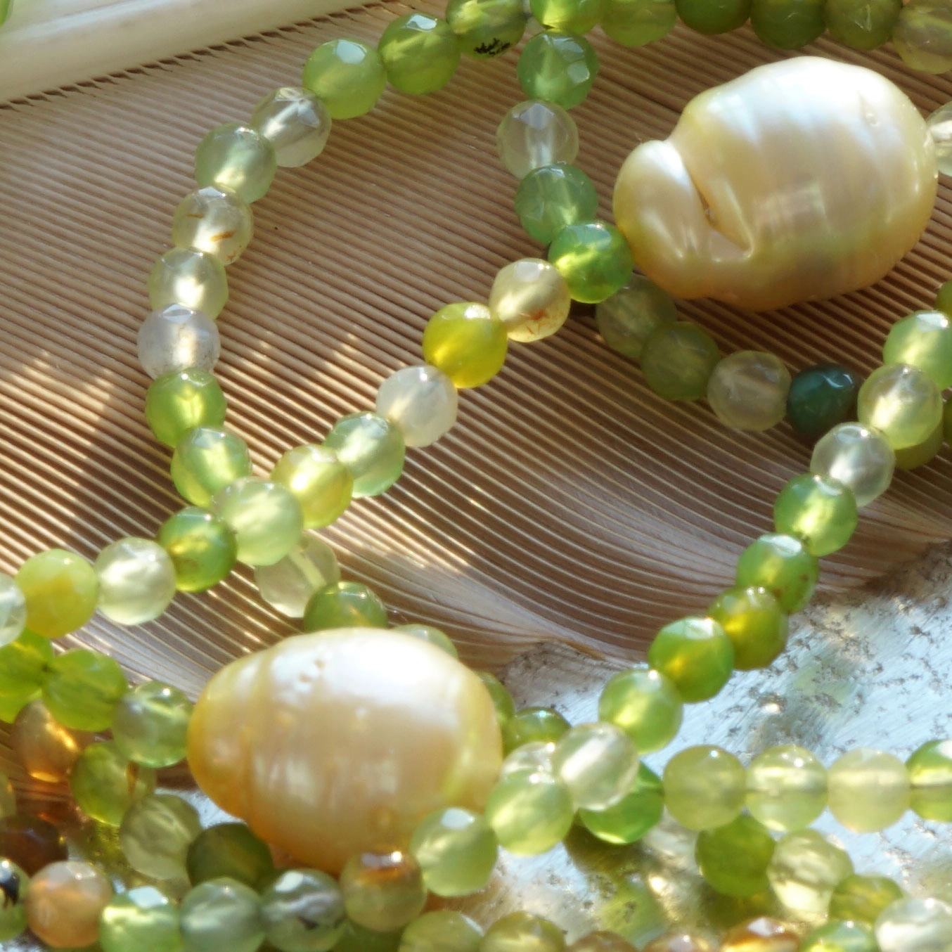 Amazing Colors....this Necklace with Southsea Pearls is gorgeous