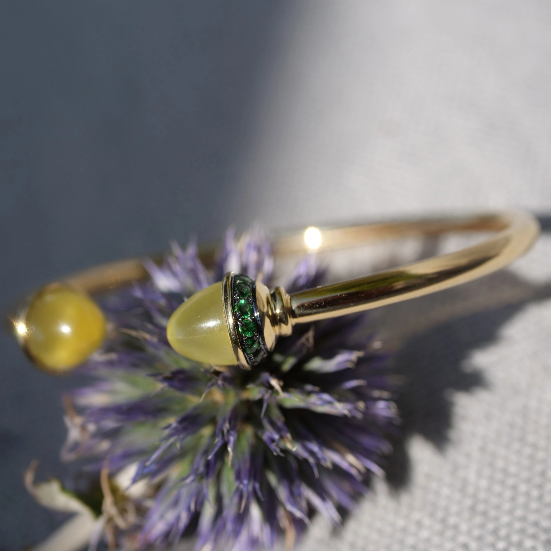 Peridot Tsavorith 18 kt Yellowgold 6.86 ct ...what a combination!