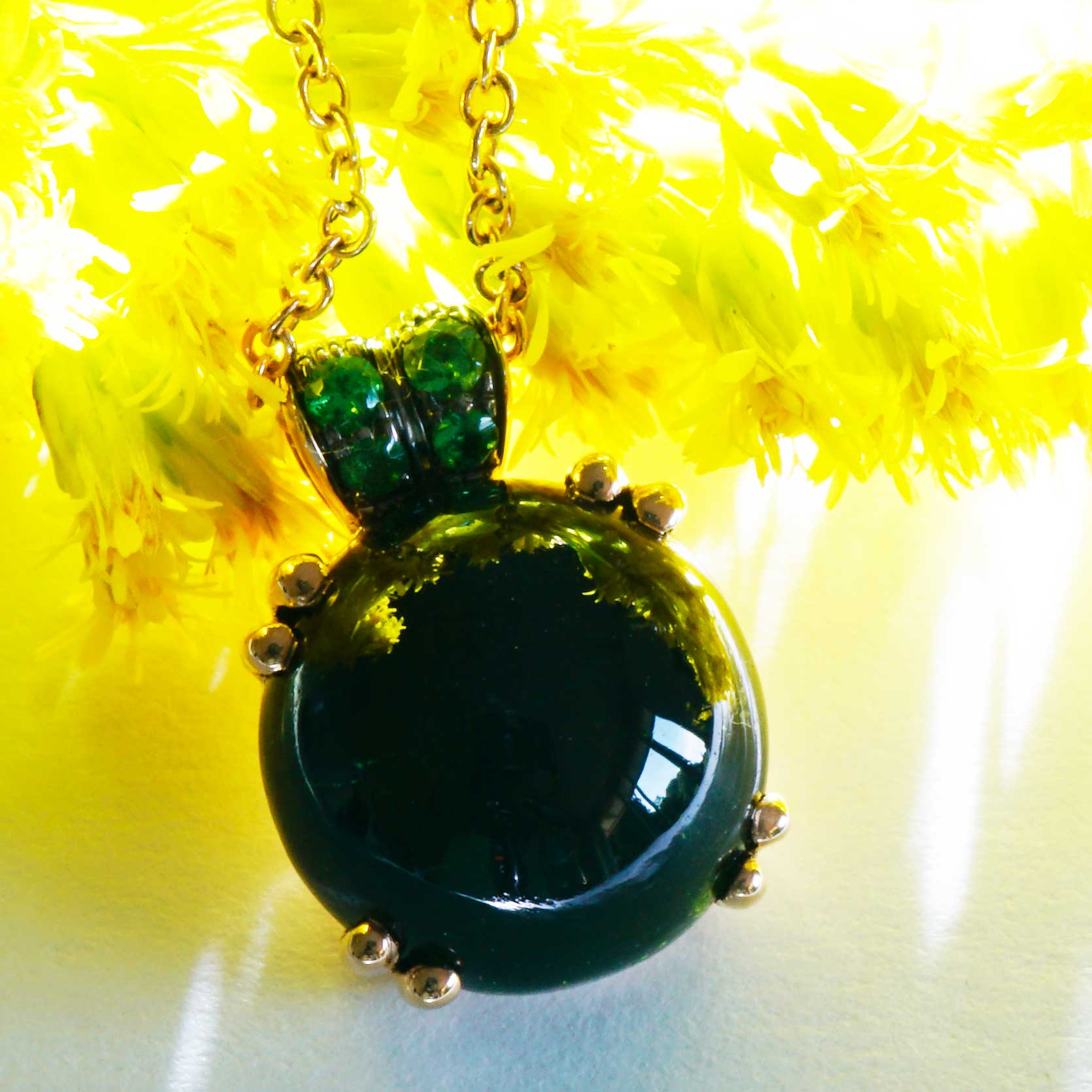 Tourmaline Tsavorite Pendant with Chain 750 Rose Gold... Bubbles.. round Gemstone Cabochons to fall in Love with