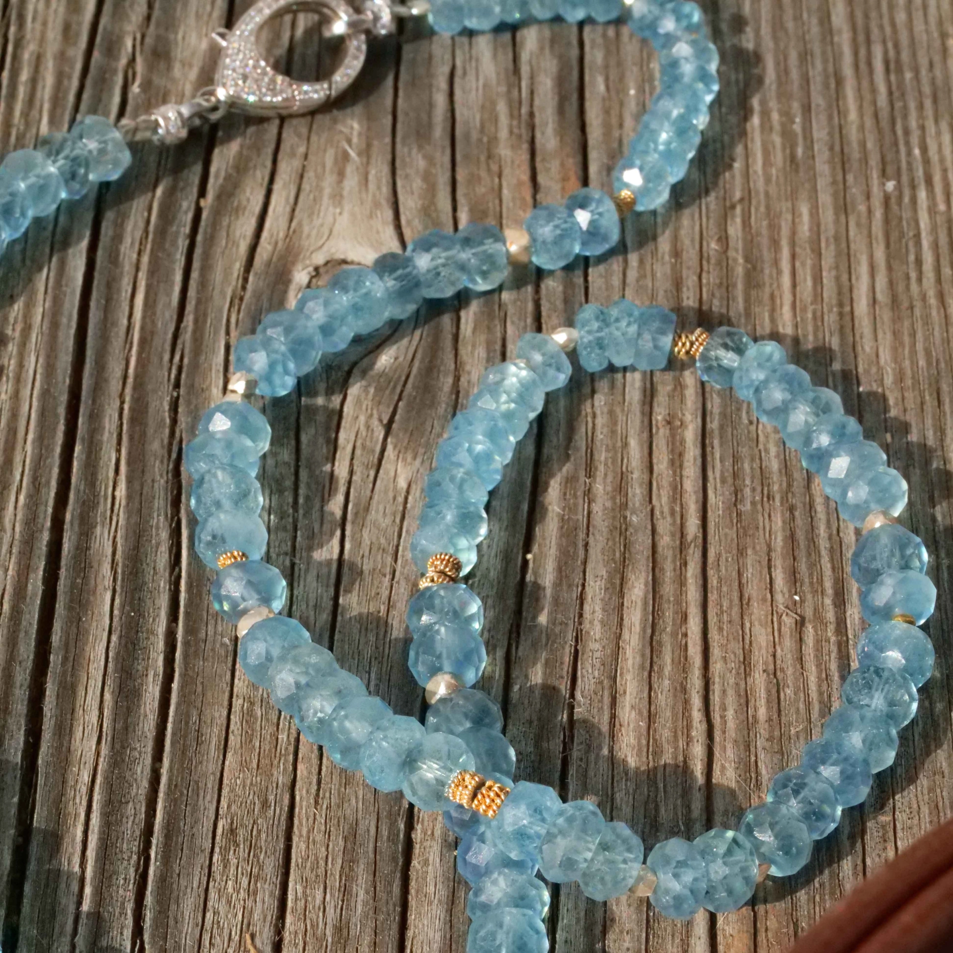 Aquamarin Necklace with handmade Balls in 900er Finegold and silver...so pretty