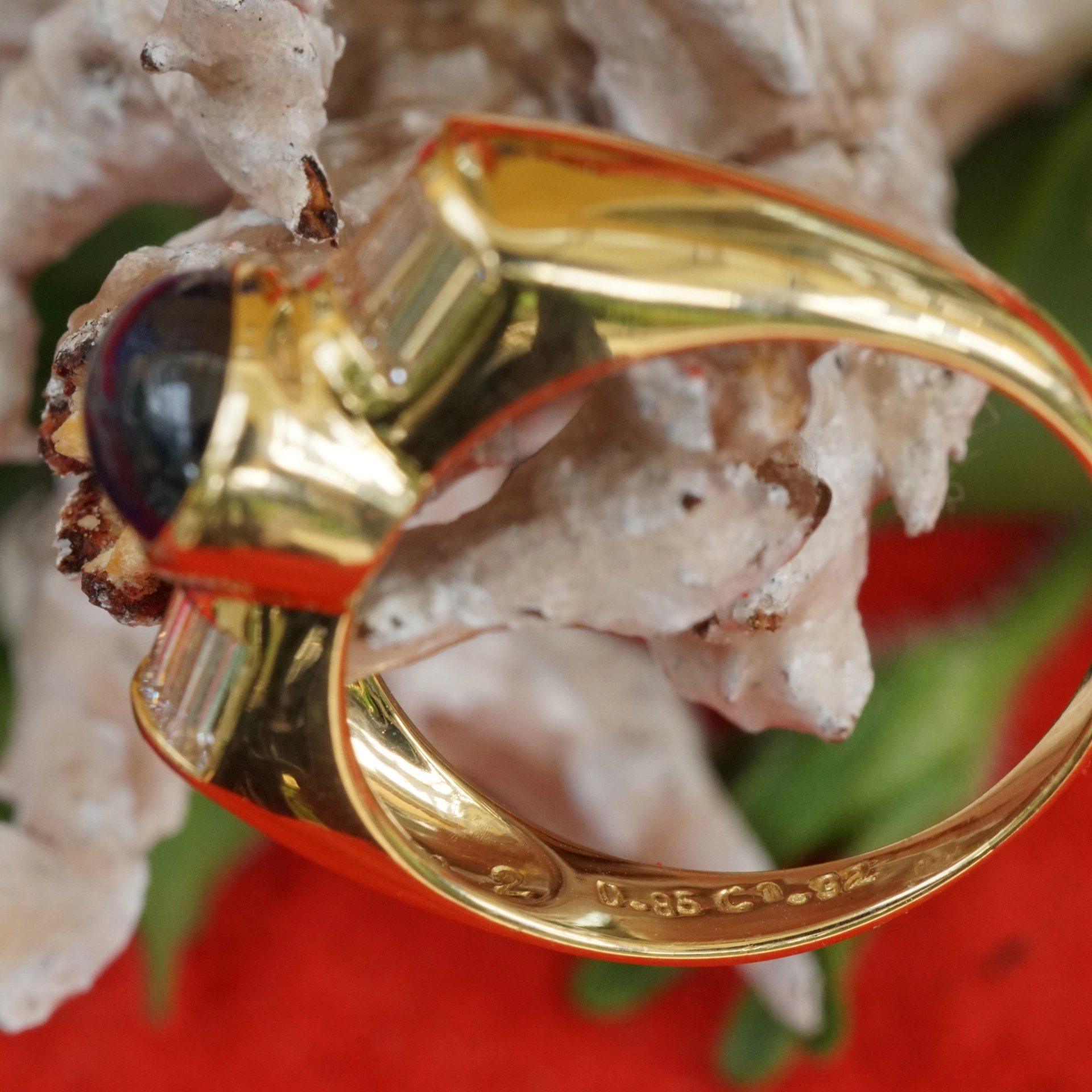 Saphire Diamond Ring....very high Quality...18 kt Yellowgold