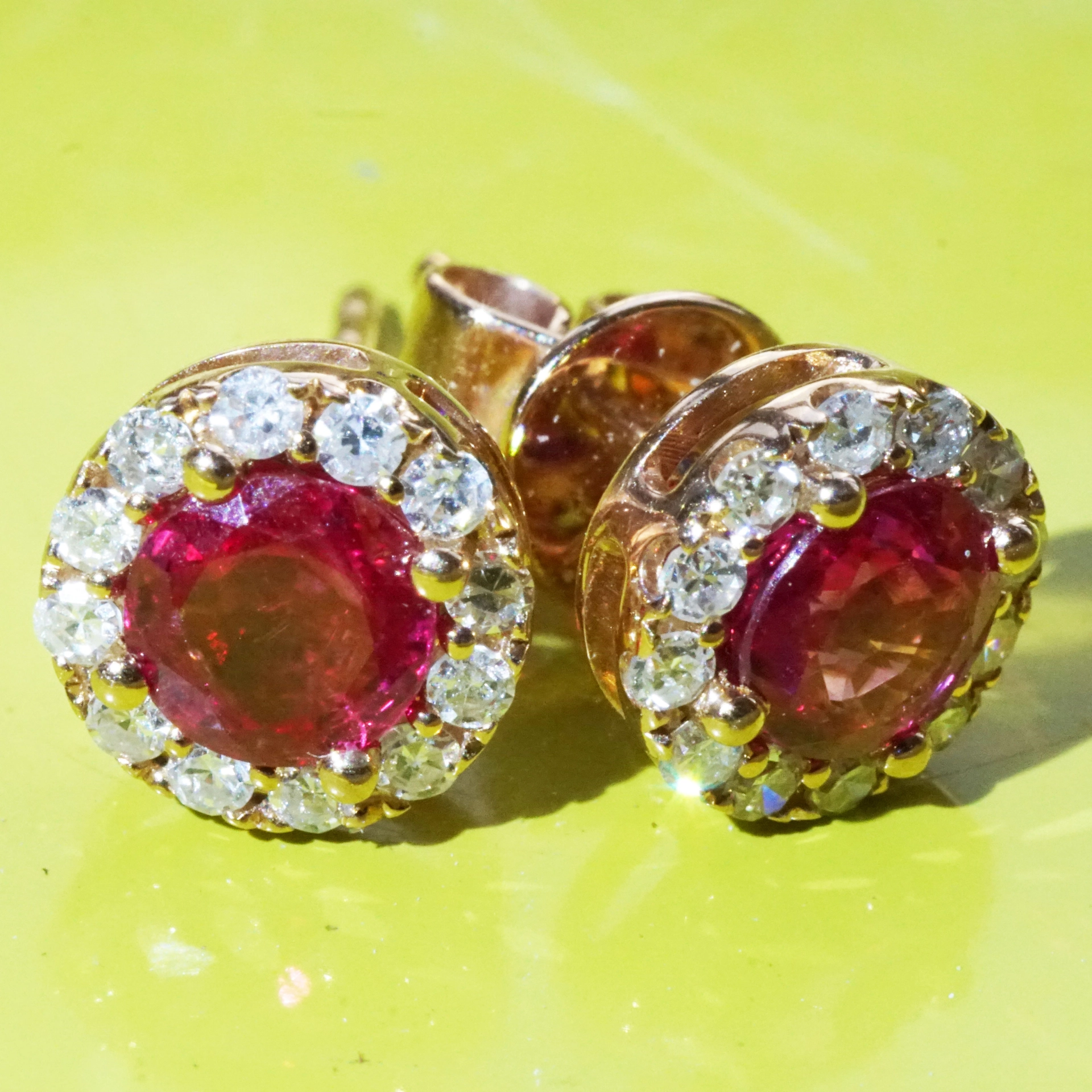 As the Star ...two Burma Rubies...great Color 18 kt Rosegold