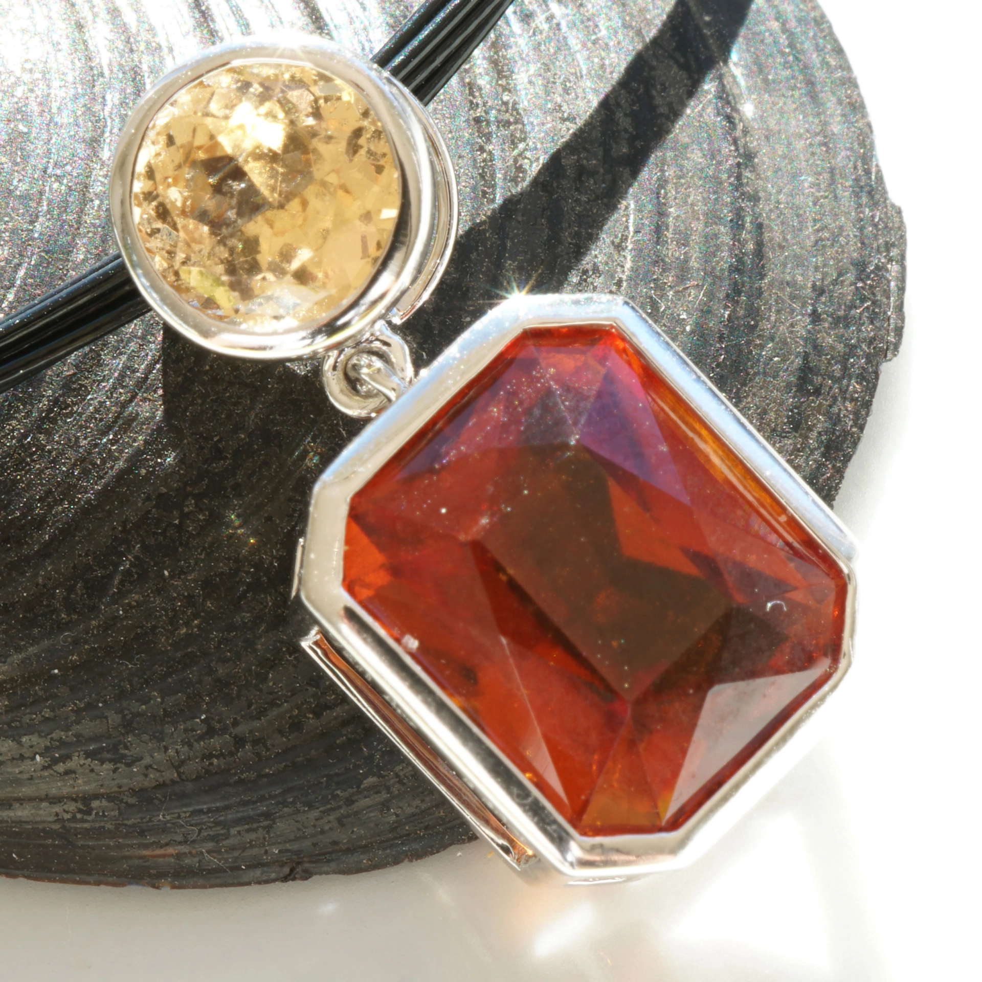 Neverseen this volcanic Color of Hessonit Garnet
