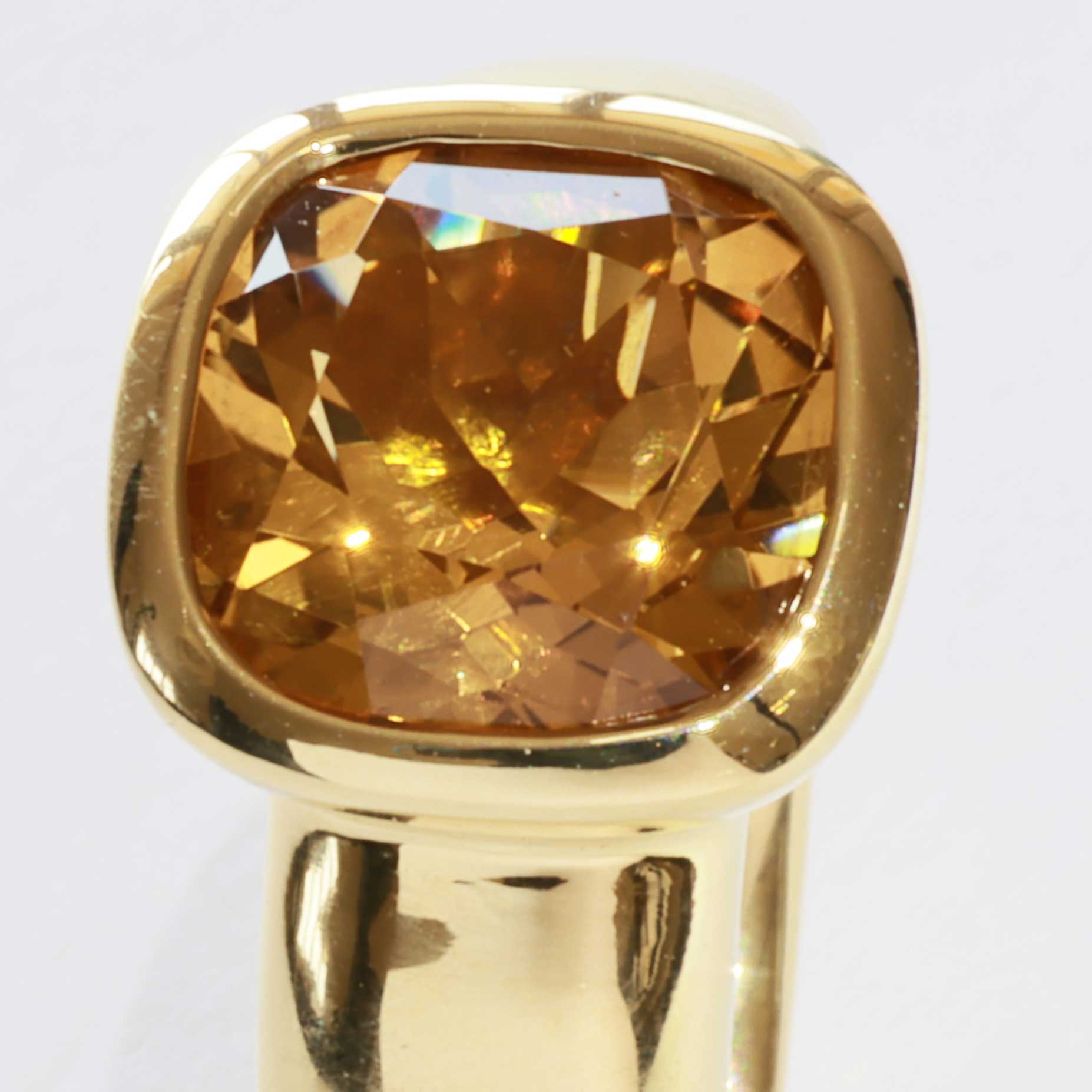 Citrin Ring 750 Yellow Gold Valenza..... bella Italia.... small Cardinal Ring... so trendy 