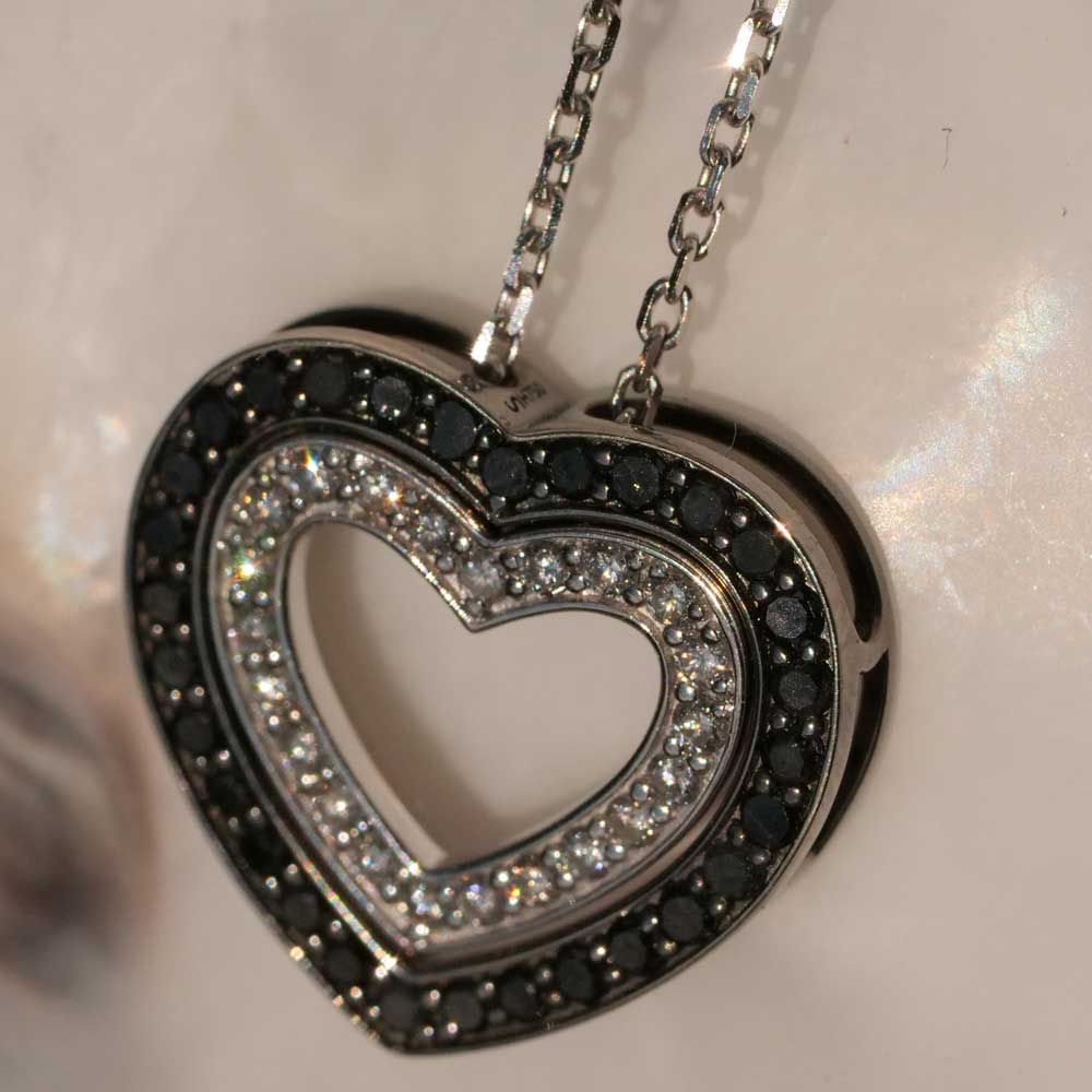 Heart Brilliant Pendant with Chain 750 Gold White Gold Black and White Brilliant Total 0.69 ct