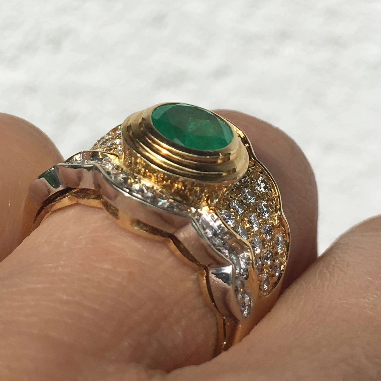 Nobel-Smaragd-Brillant-Ring.750er-Gelbgold