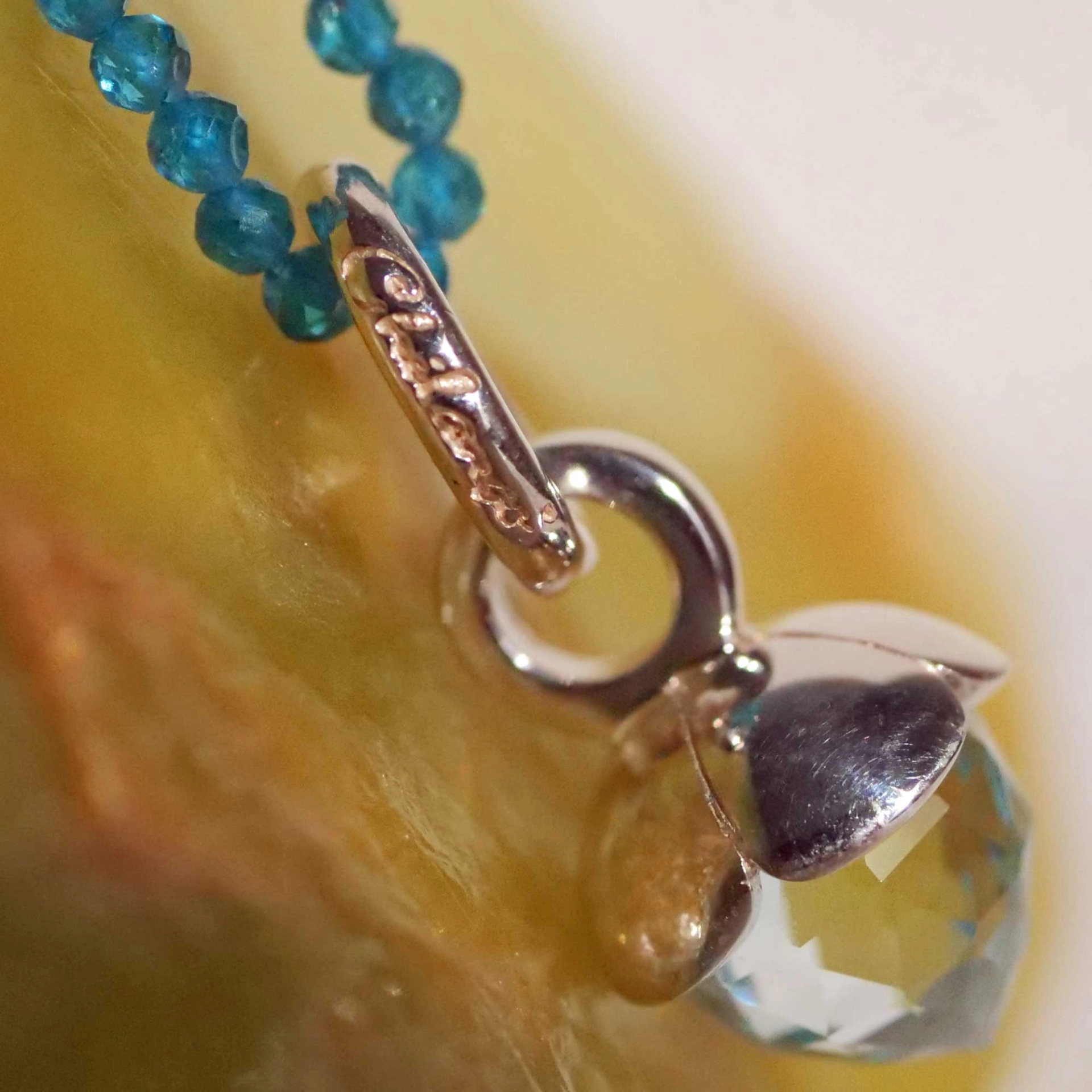 Chilango Pendant 4 Leaves Out of Nature 925 Silver Sky Topaz  25 x 11.5 mm