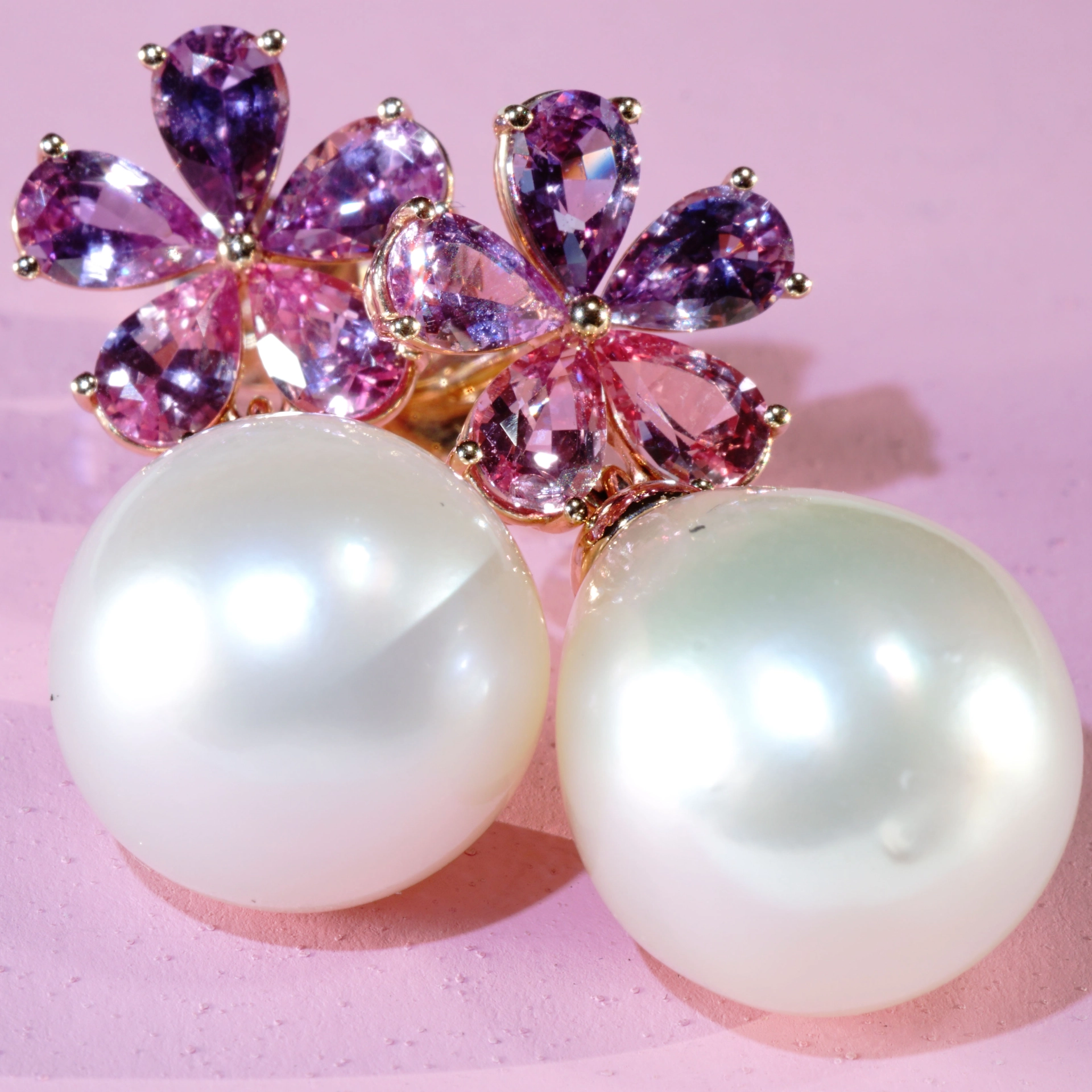 Mahenge Spinel Earrings with Southsea Pearls 18 kt Rosegold