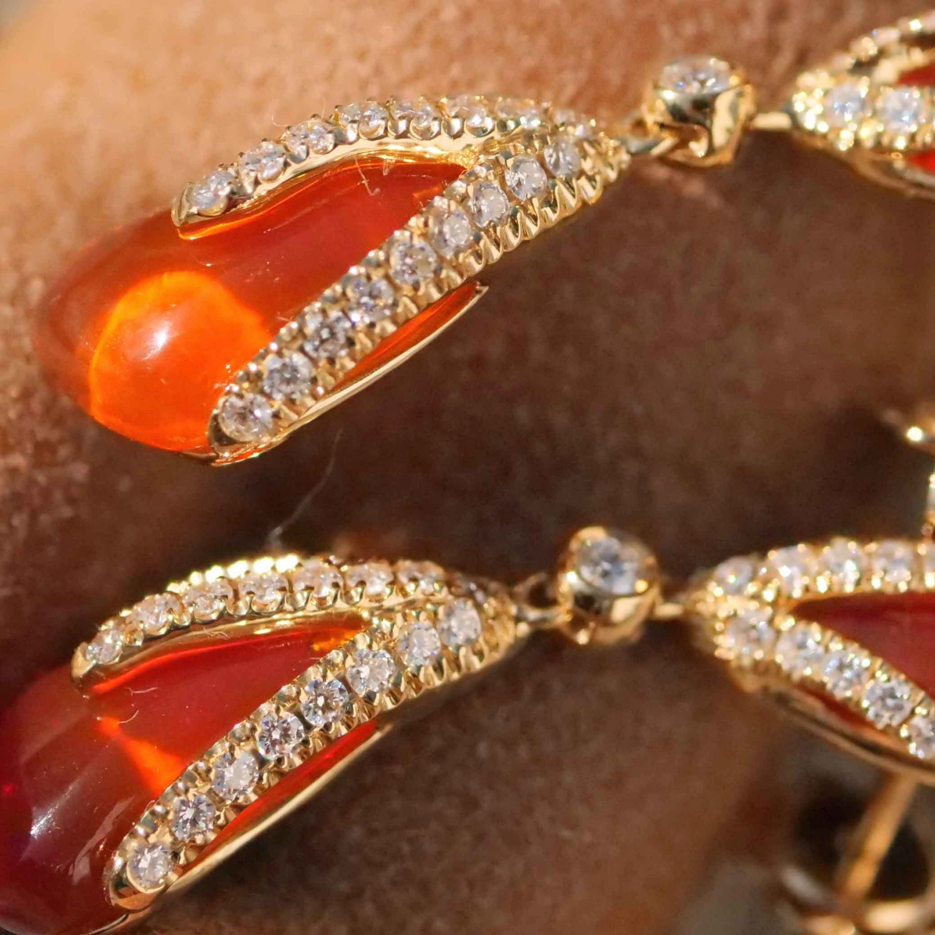 Fireopal Brilliant Earrings 18 kt Yellow Gold...abstract Design sooo stunning 