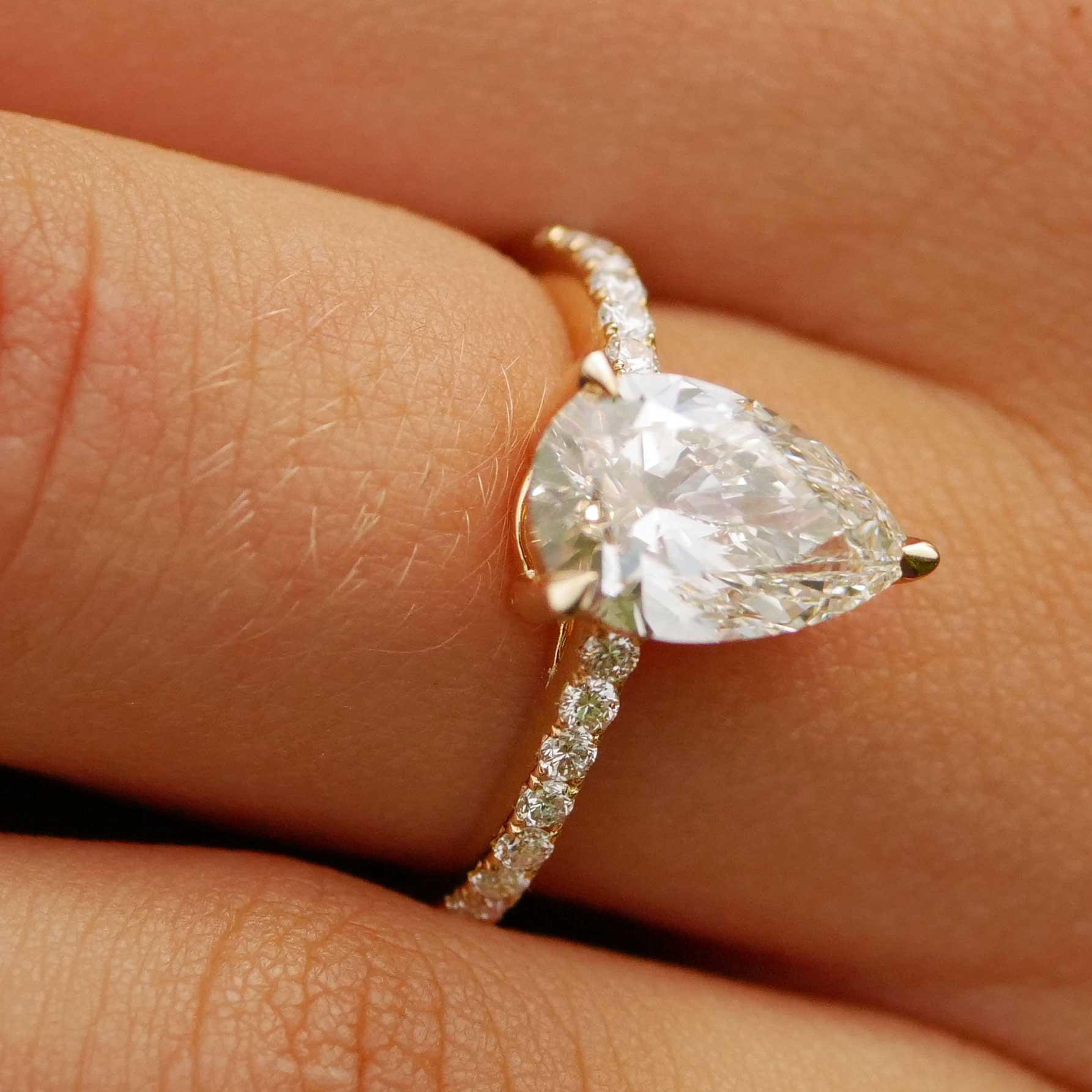 Brilliant ring 1.17 ct TW VS laboratory diamonds in 585 yellow gold.... for a fraction of the price of a natural diamond