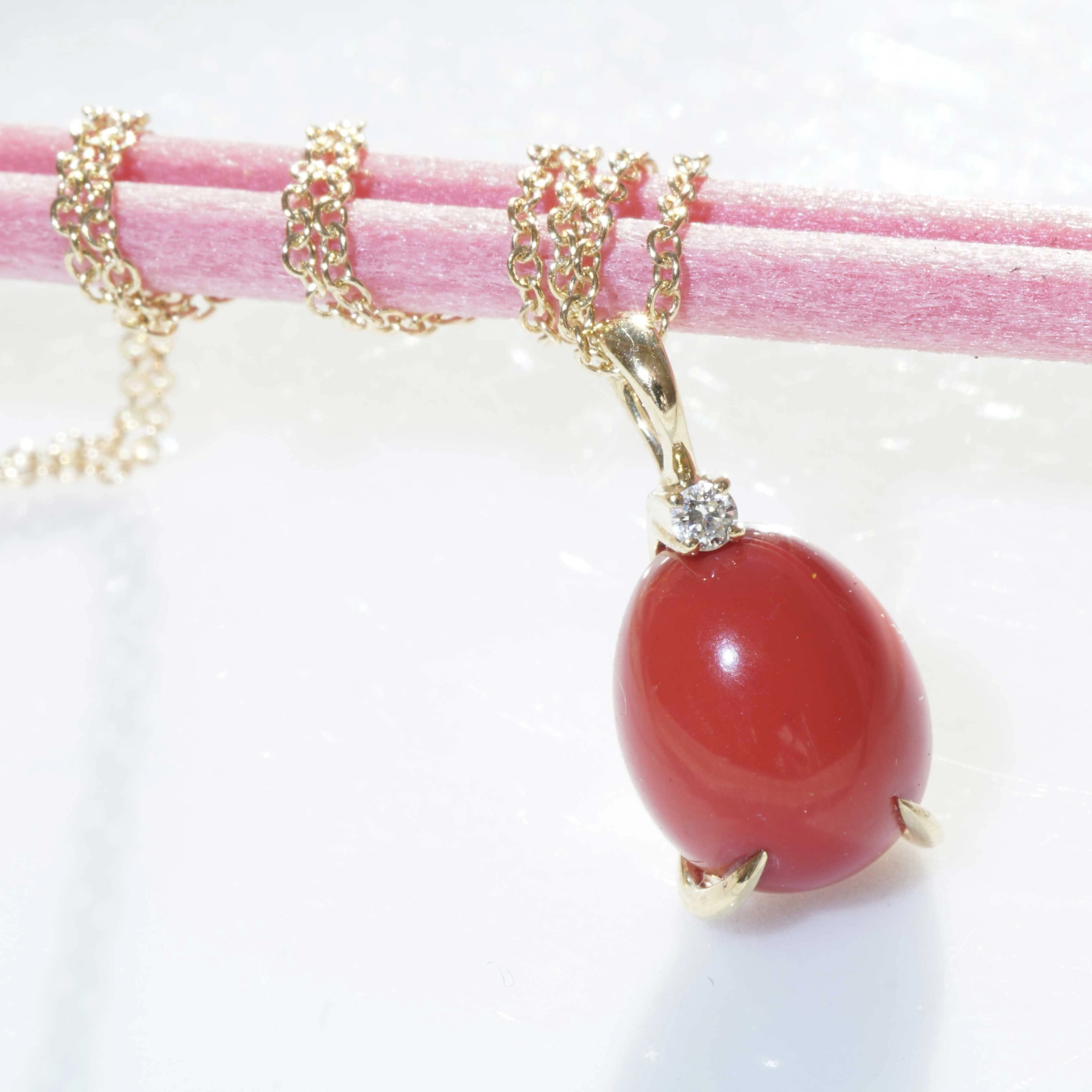 Drop Pendant...soo sweet...with coral and Diamond...made in Italy