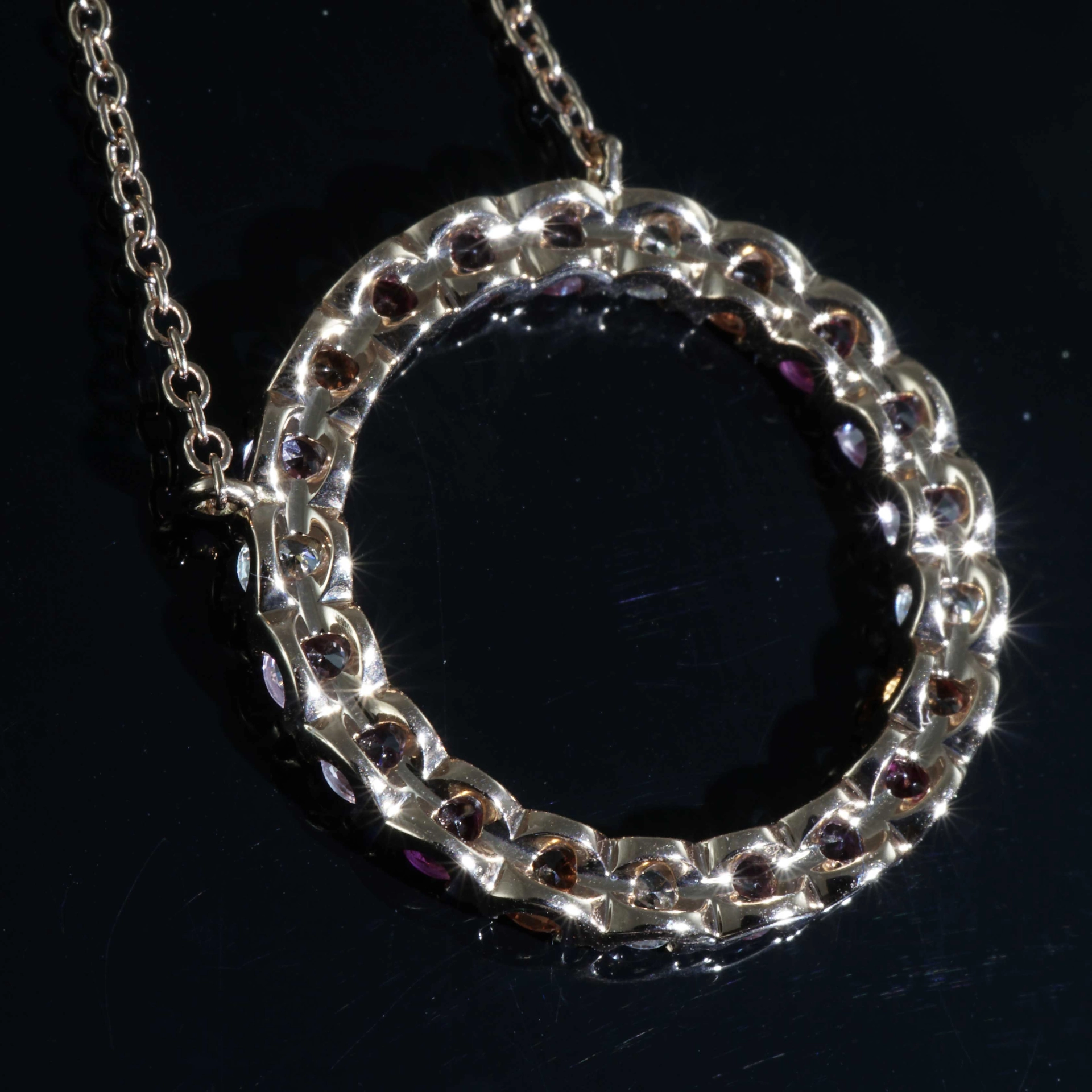Saphire Brilliant Necklace 18 kt Rose Gold...stunning play of Colors