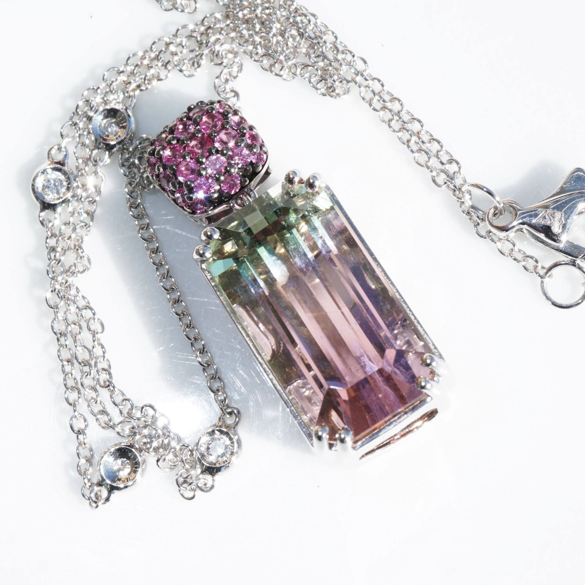 TOP Tourmaline Saphire Brilliant Pendant in 750 White Gold green-pink bicolor 12.57 ct Afghanistan