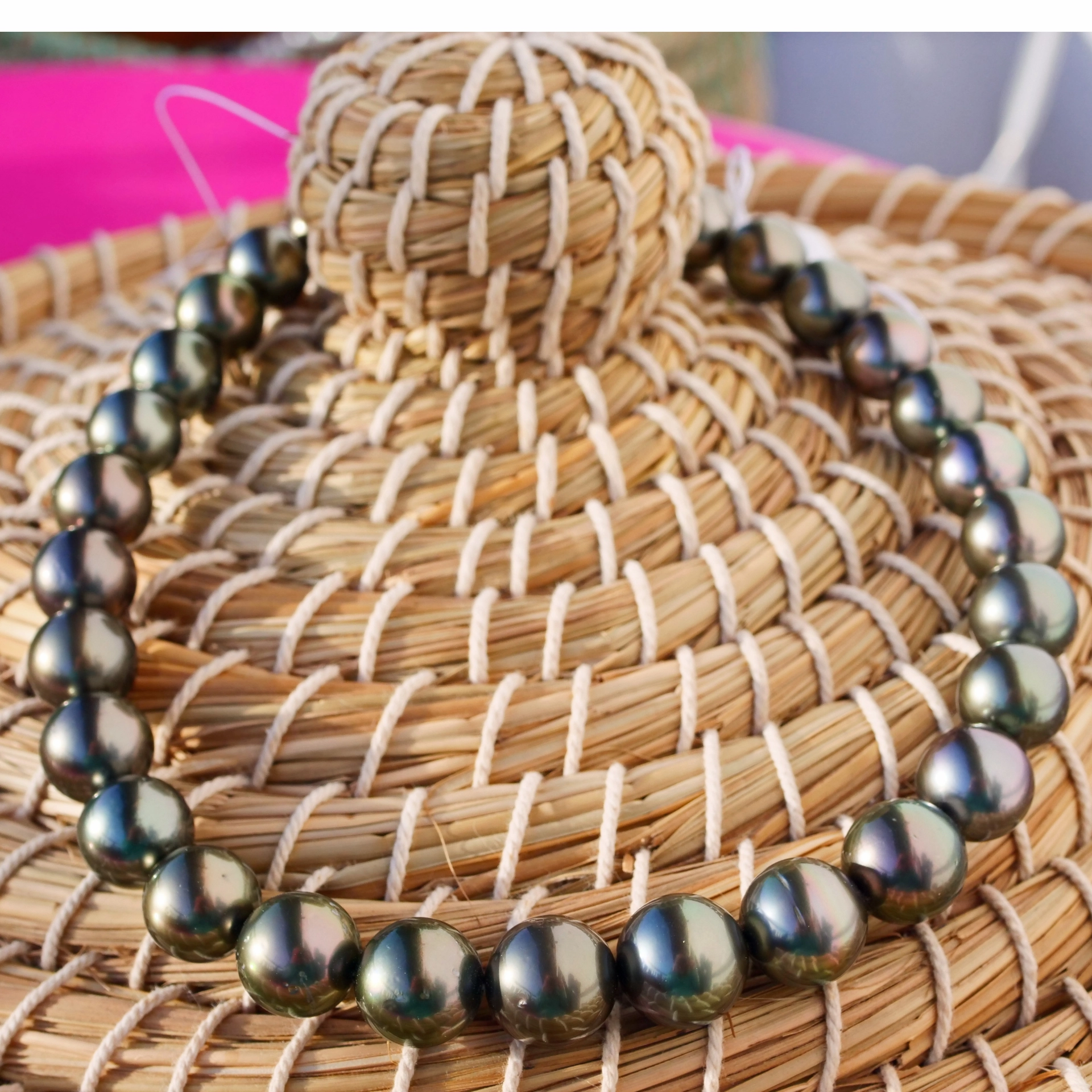 Tahiti Zuchtperl Collier 14,9-12 mm AAA-AA+ schwarz toller Peacock tolle Größe