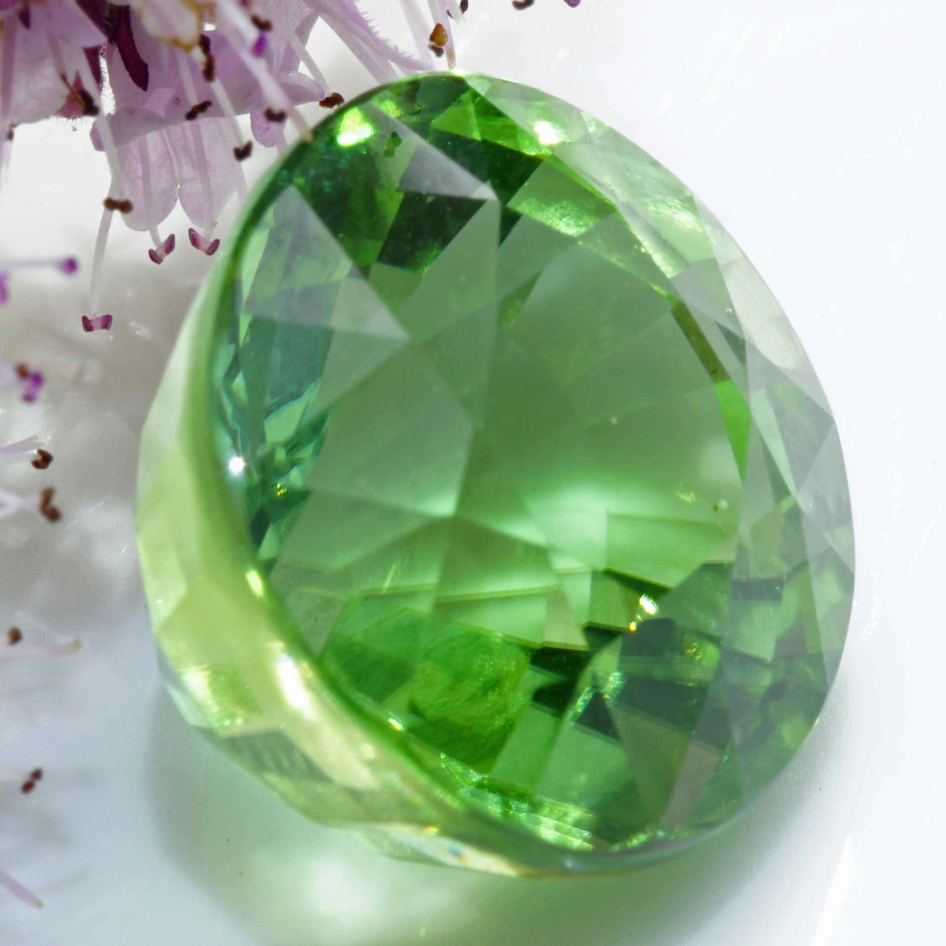 Jaba Tourmaline from Afghanistan green yellow 13.65 ct fine Color Loupeclean Investment Gemstone