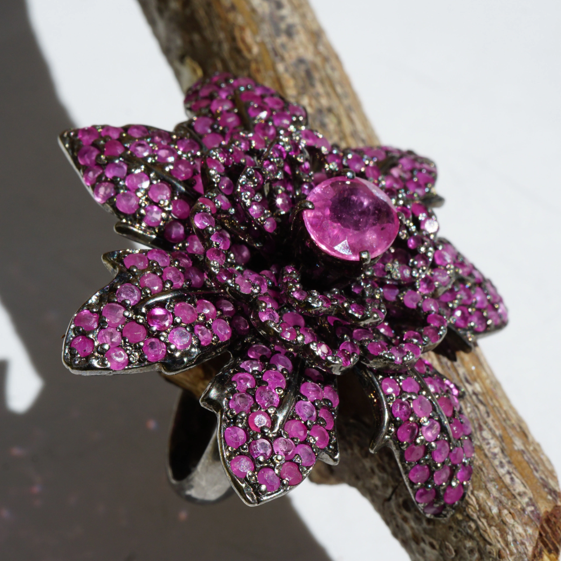 Blüten Rubin Ring 925er Silber 43 x 44 mm .....der Schmuck Pop Star....