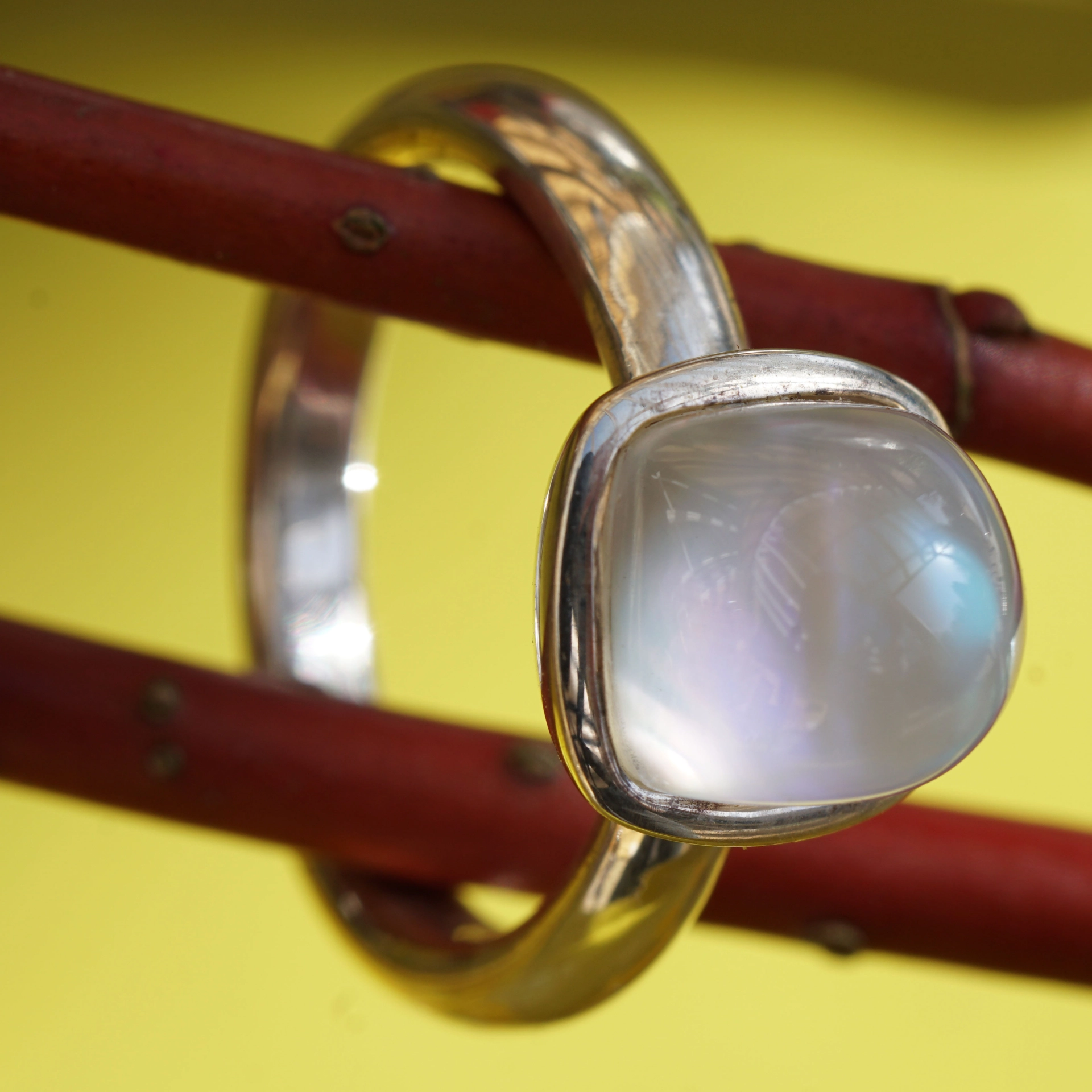 CHILANGO RING TUTENCHAMUN Bergkristall mit Perlmut unterlegt  925er Silber neu mit orig. Etui massiv