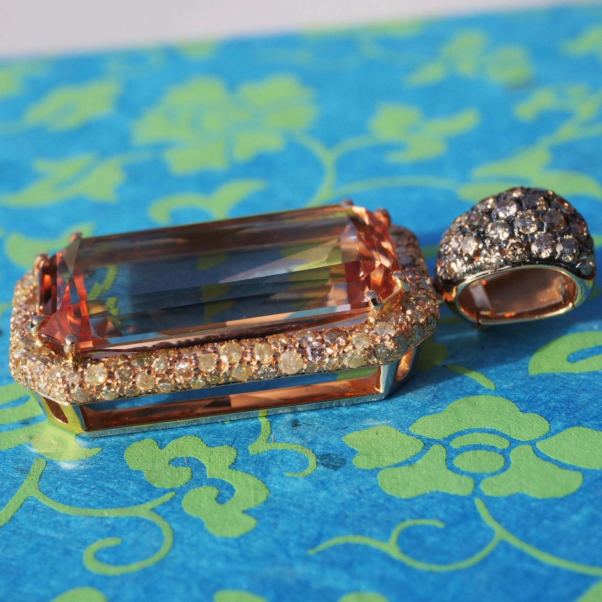 Morganite Diamond Pendant Rosegold 18 kt....wonderful 15 Carat Gem