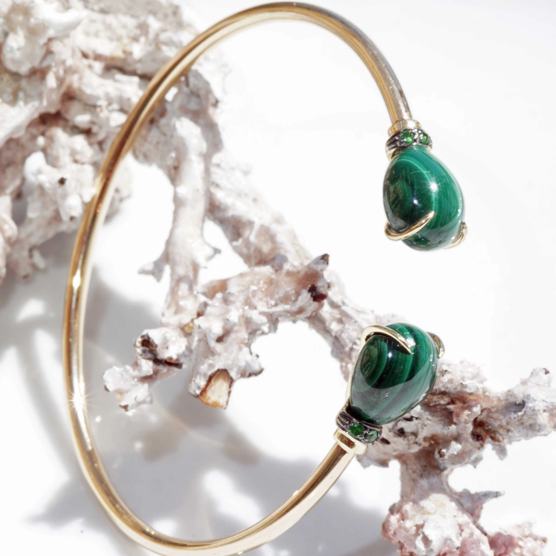 Malachite Tsavorithe Bracelet 18 kt Yellowgold 7 ct ...very nice and elegant!