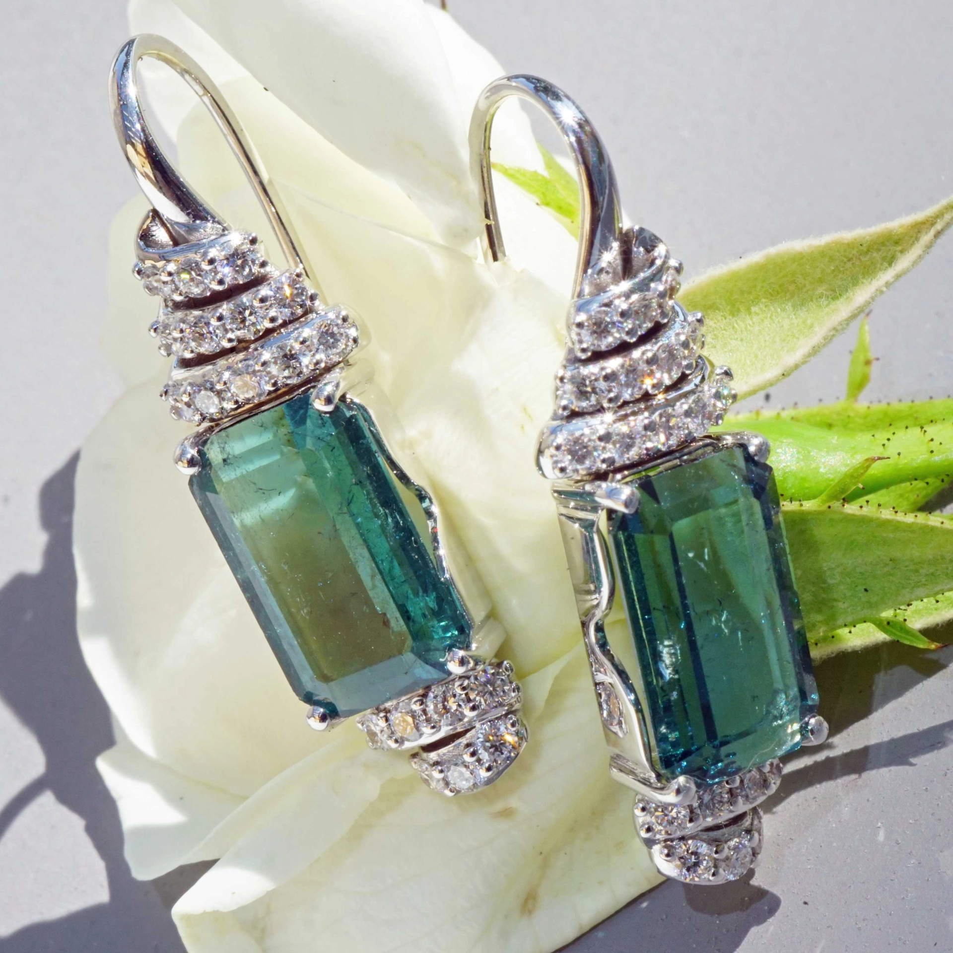 Indigolite Brilliant Earring made in Italy 7.48 ct misterious blue-green Color