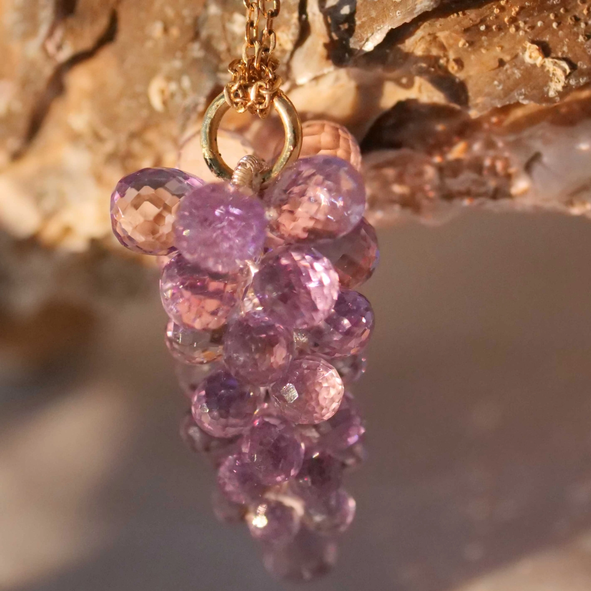 Grape Pendant Amethyst 14kt Yellow Gold 20.6 ct....skillfully made