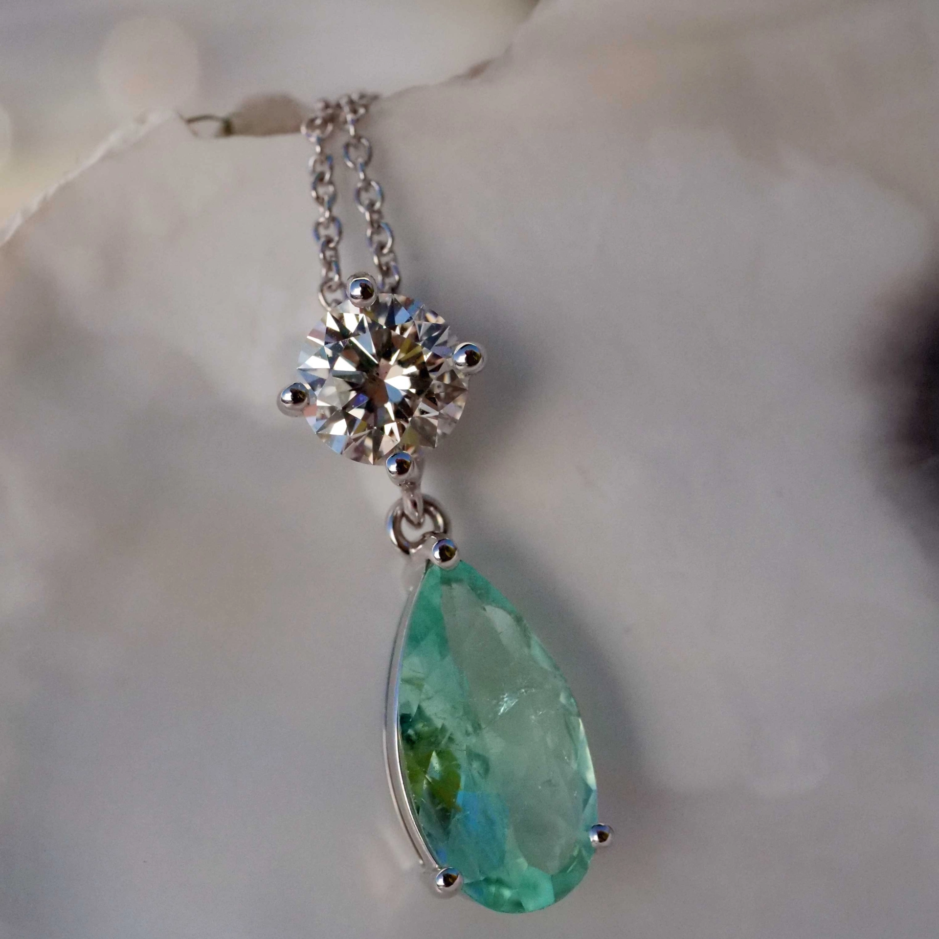 Paraiba Tourmalin Tanzanite Brilliant Pendant 1.14 ct 0.56 ct GIA Certificate