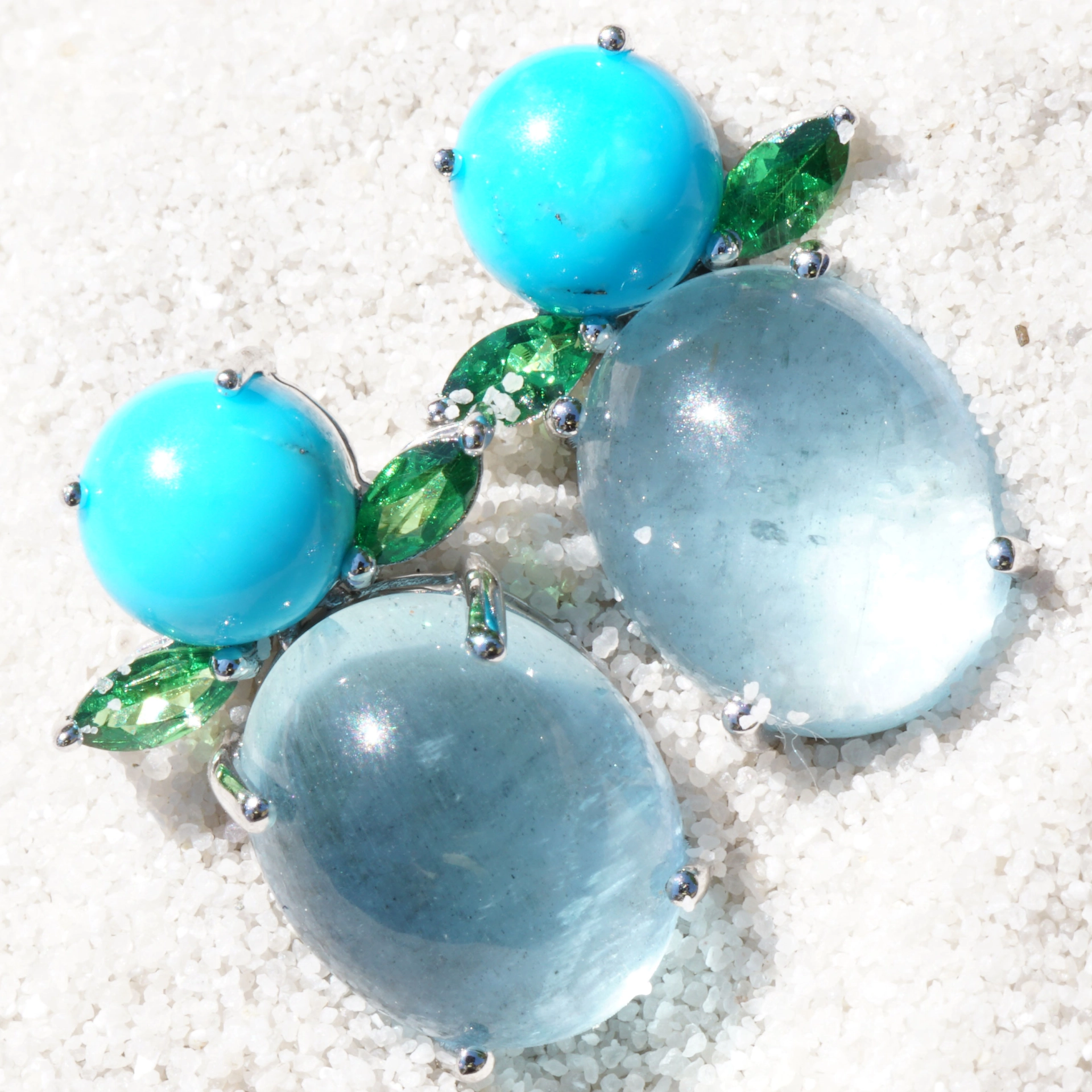 Aquamarin Turqouise Dematoid Earrings 18 kt Whitegold .....little Angels
