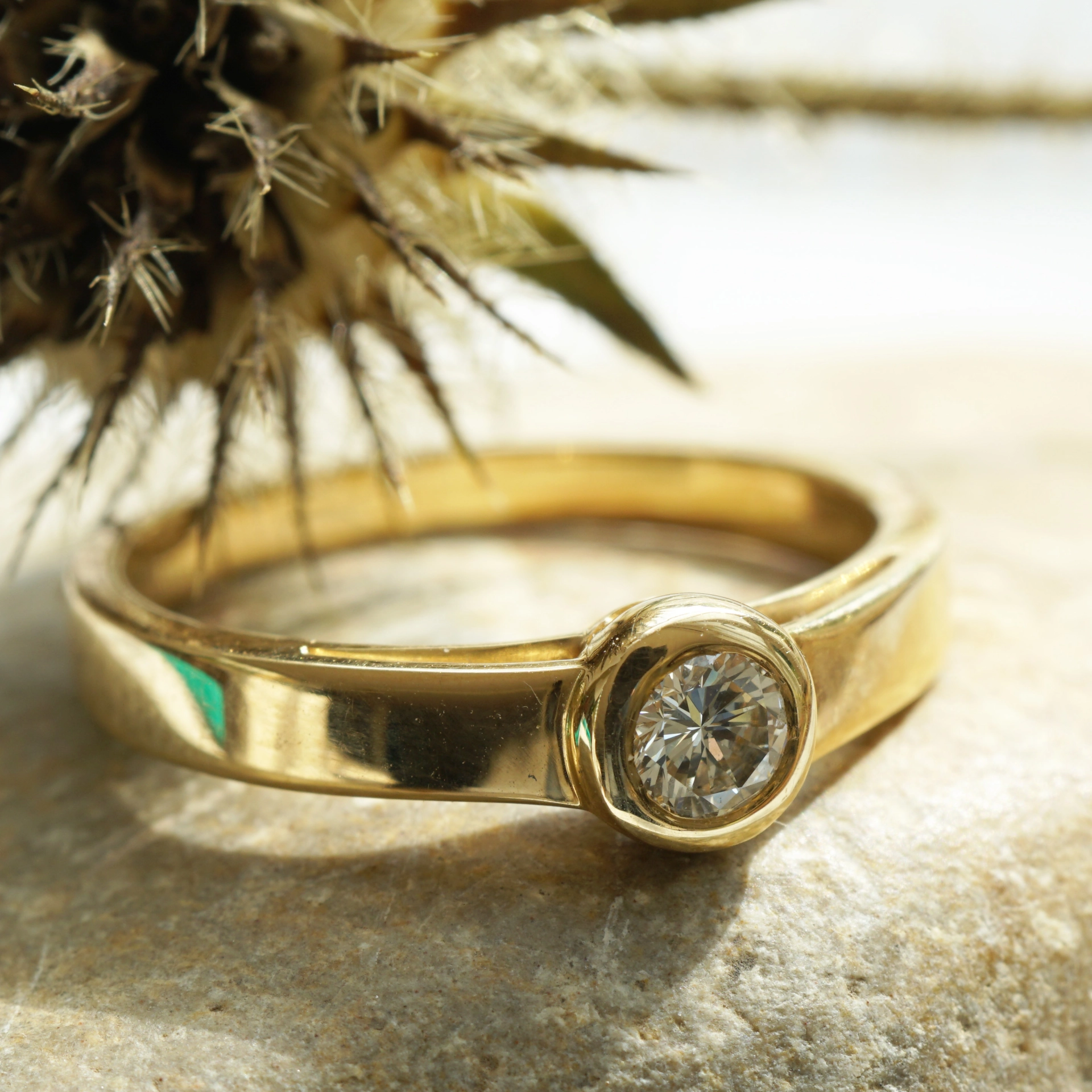 Solitaire Brilliant Ring 0.23 ct TCR VVS2 750 Yellowgold 3.9 mm D. Great Brilliance