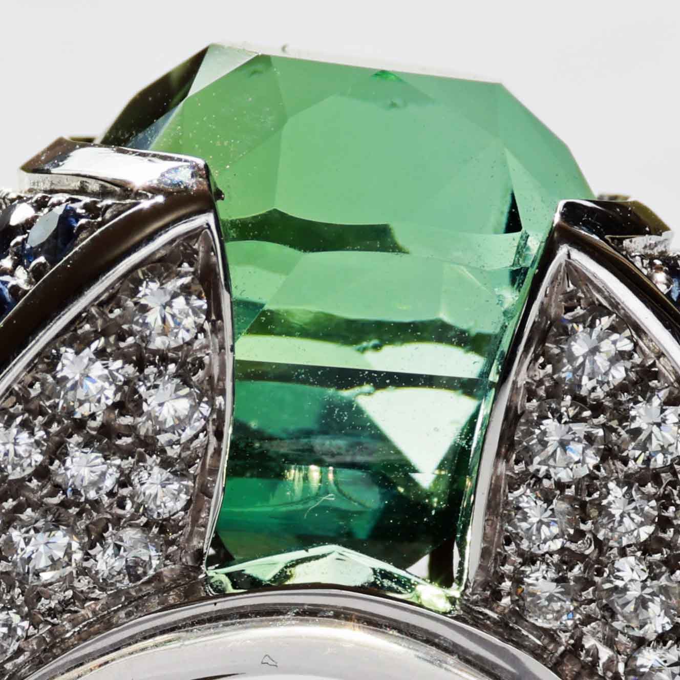 Lagoon Green Turmalin Saphire Brilliant Ring 18kt Whitegold Afghanistan AAA+